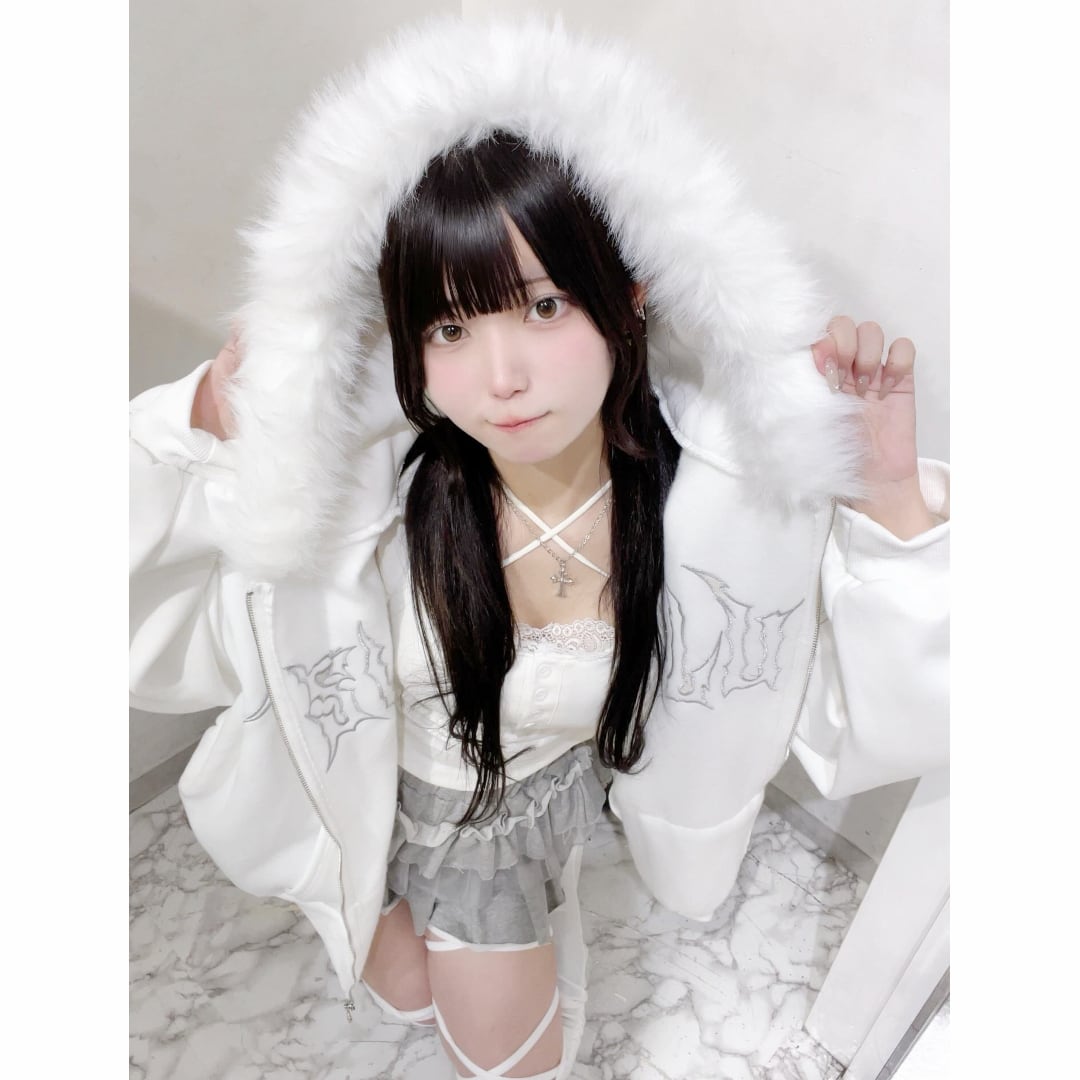 2/25 完売WHITE再入荷！】新作☆メタルクロスフードファーZIPパーカー