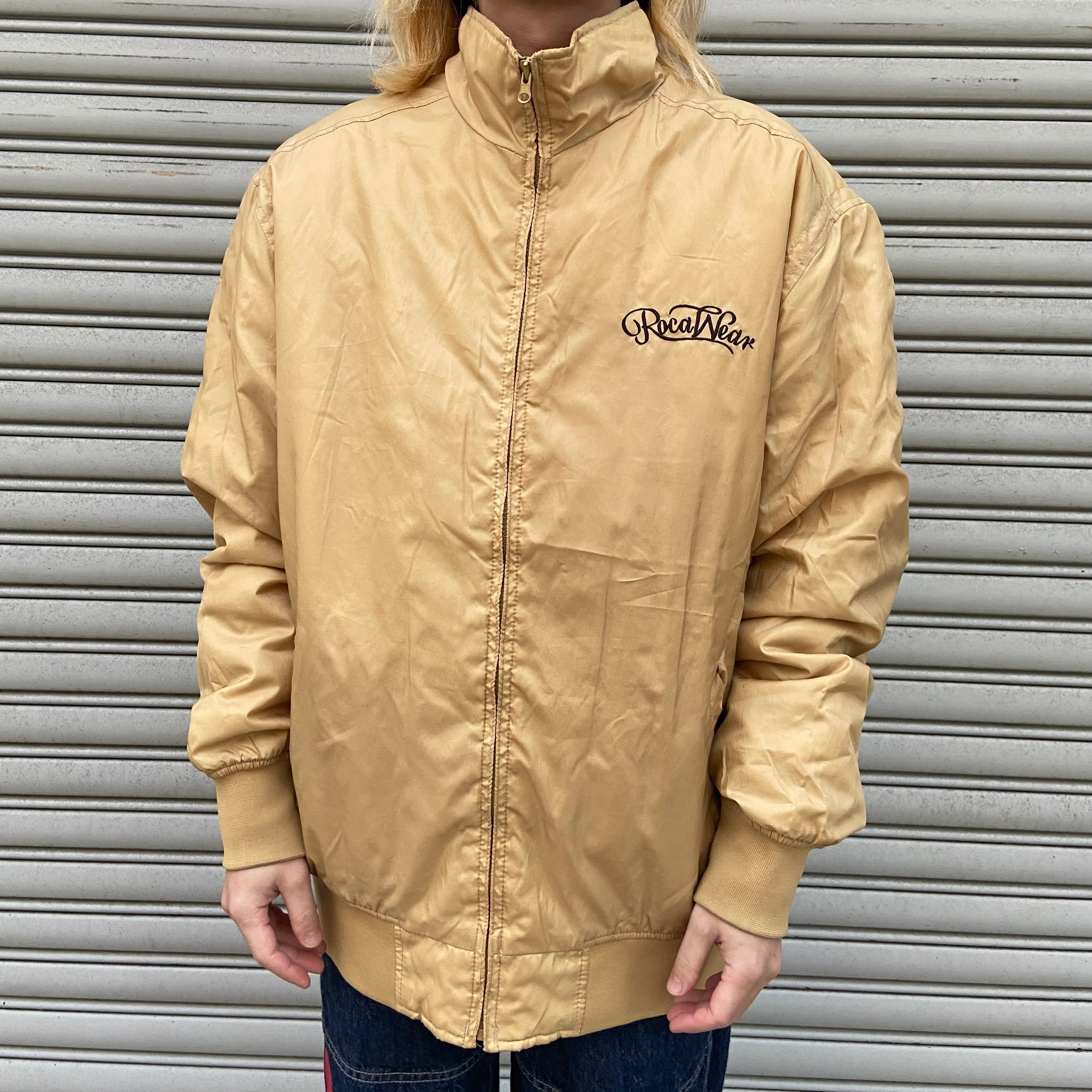 送料無料』rocawear ロカウェア 中綿ナイロンジャケット 刺繍ロゴ L