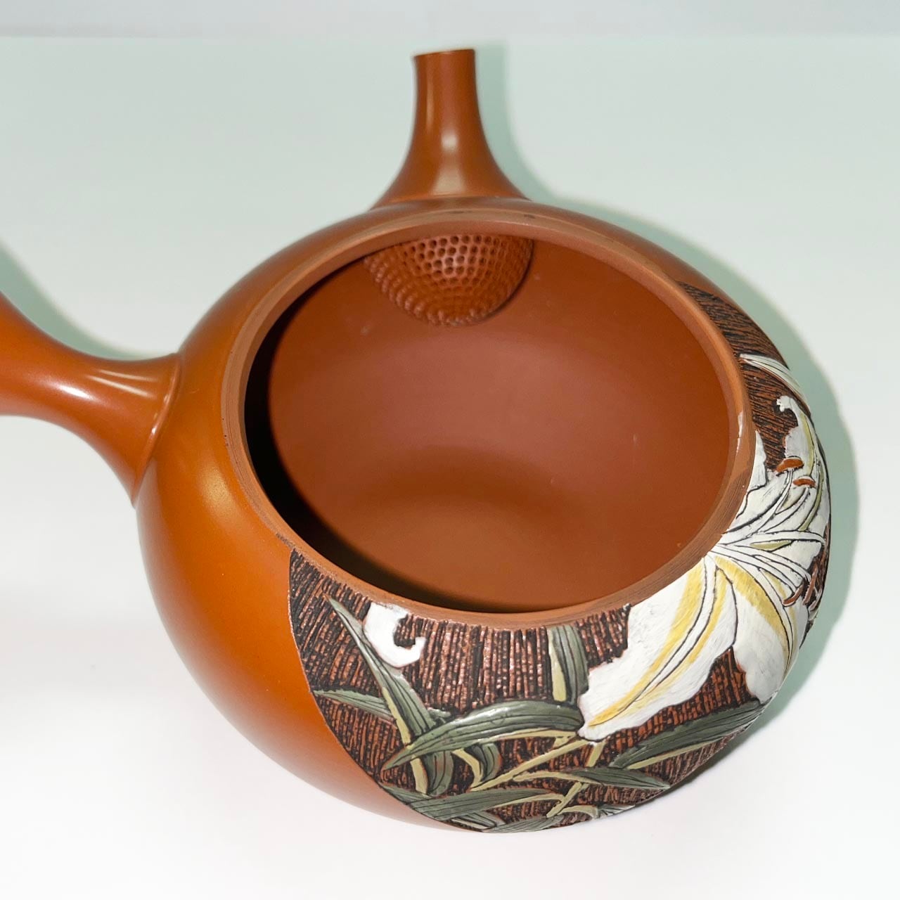 常滑焼 百合の精密な彫刻急須 吉川雪堂、吉川壺堂作 新品・未使用品