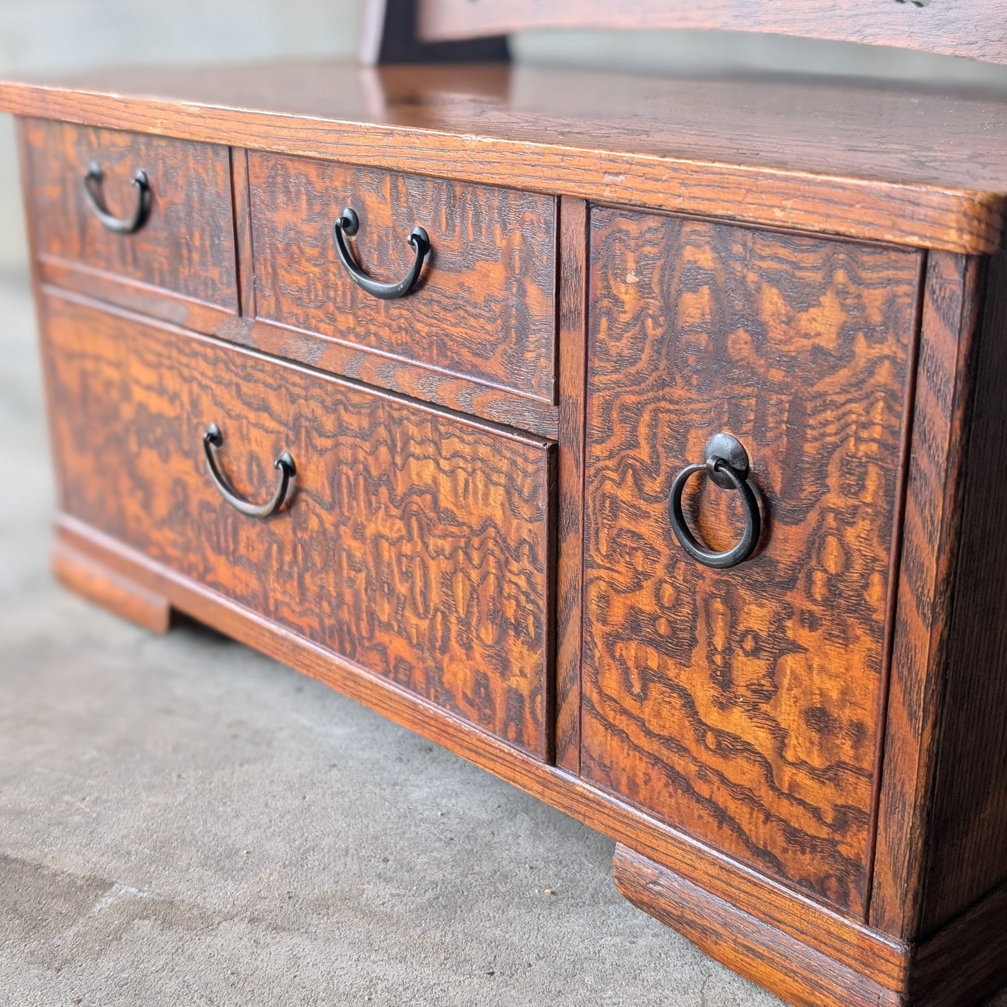 送料込み】昭和初期ぐらいの縮杢がきれいな小振りな鏡台 化粧台 卓上