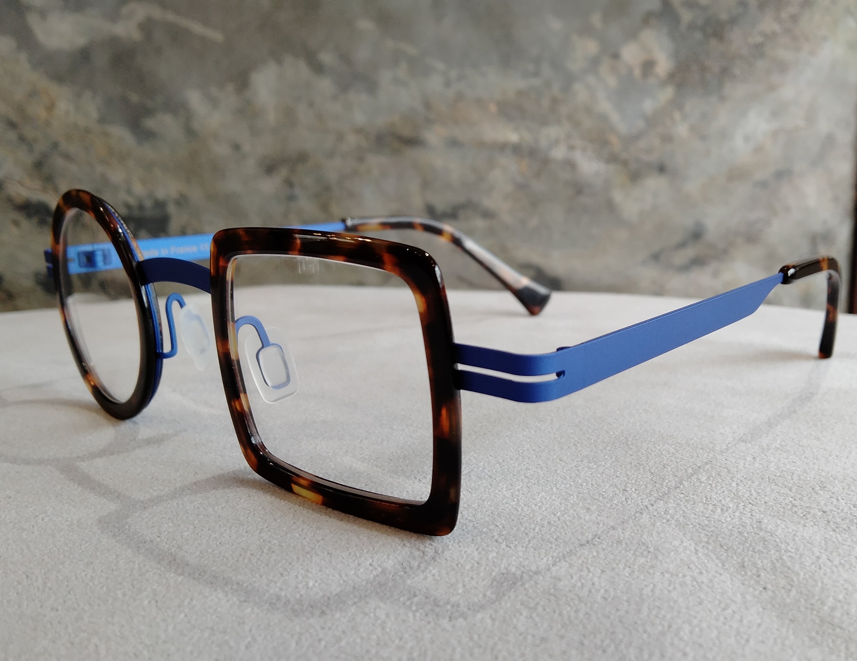 成田悠輔さん愛用品 丸四角メガネ XiT eyewear（エックスアイティ）「C