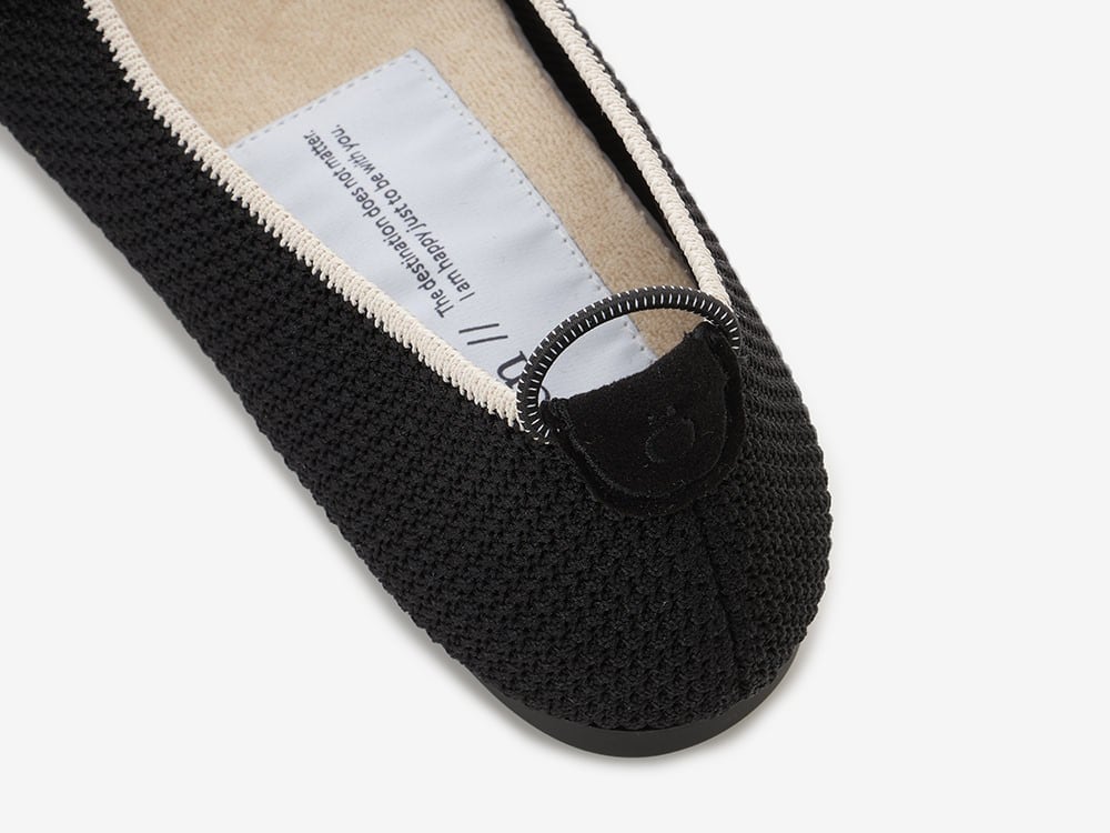 pointed-FRIN / BLACK & BEIGE | Offen