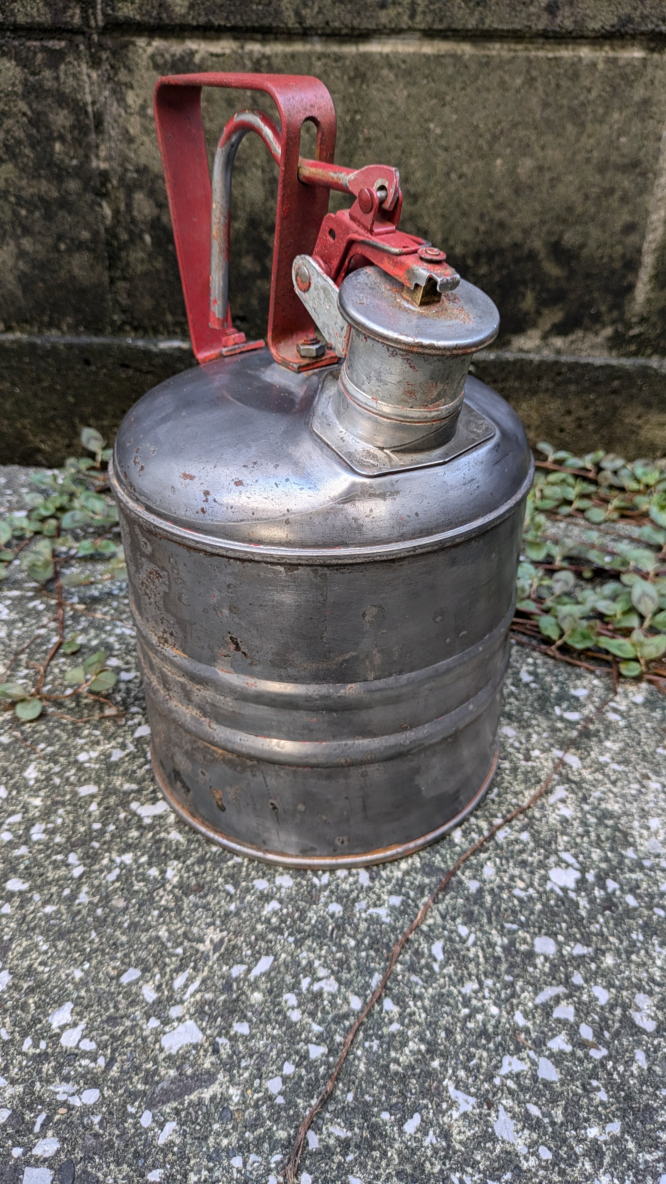 Vintage JUSTRITE MFG Co Metal GasolinCan SafetyCan 1gallon OilCan