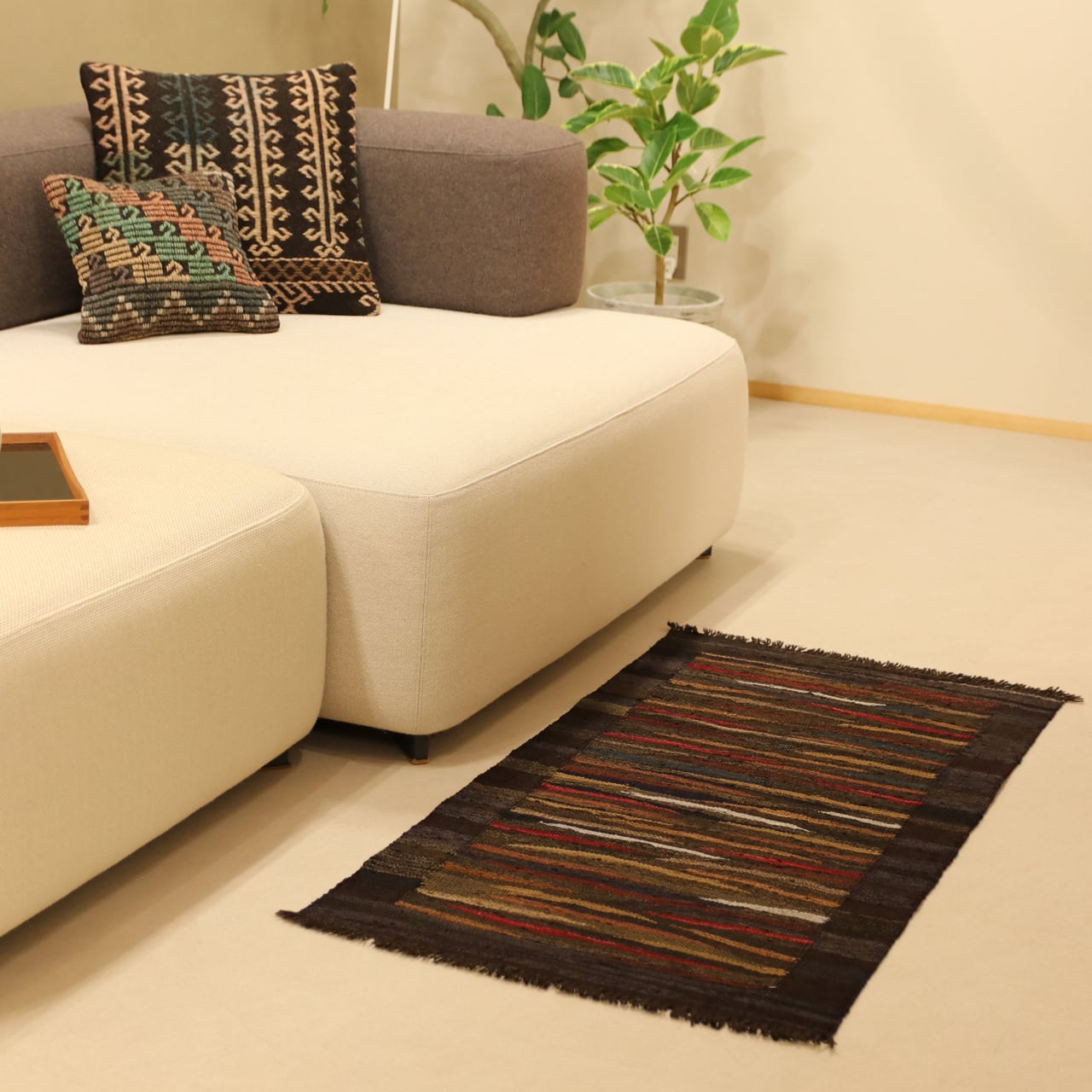 BLACK KILIM | +ROGOBA