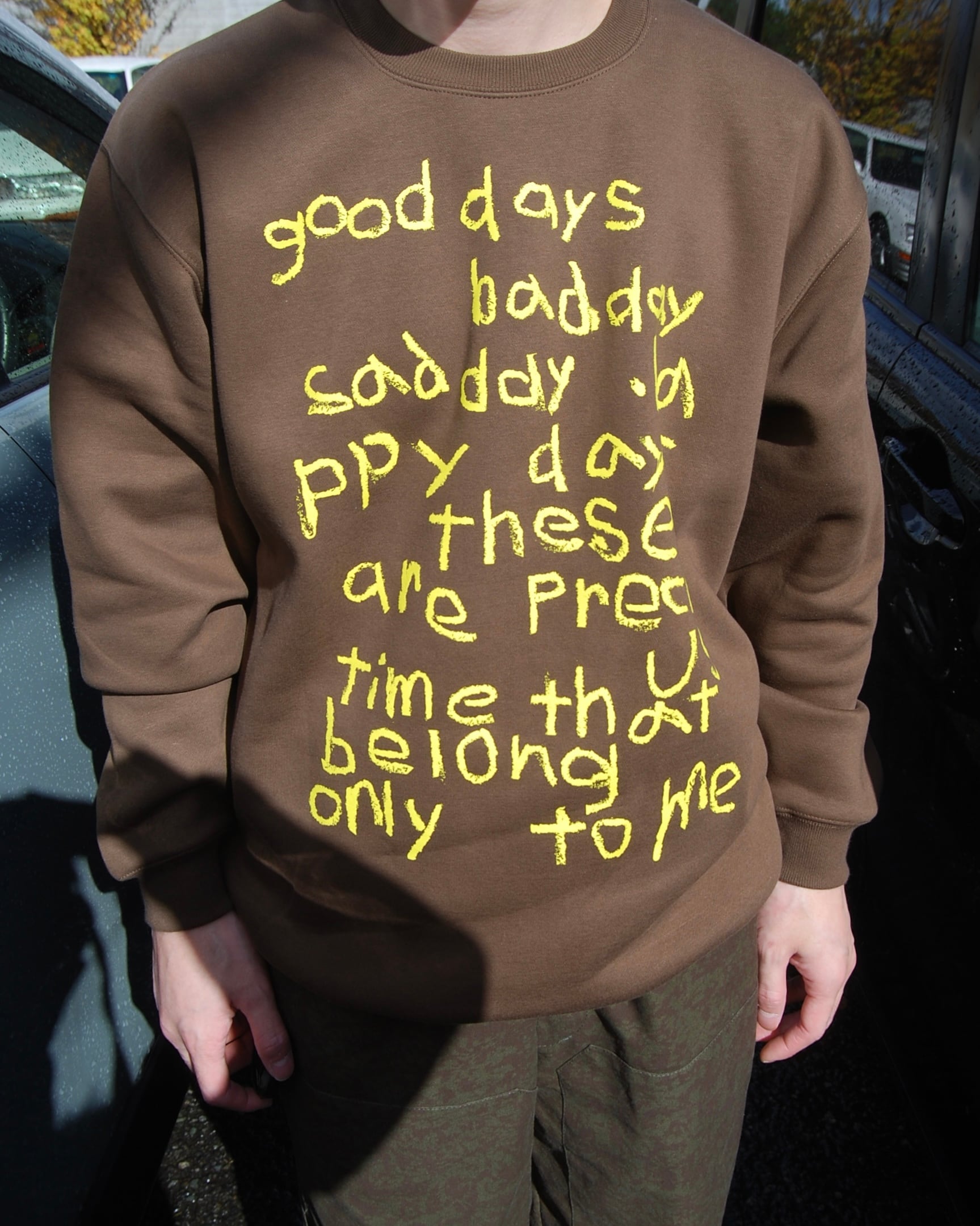 ECHOES OF MY DAYS SWEAT : BROWN | CONVENIENCE YOUNG