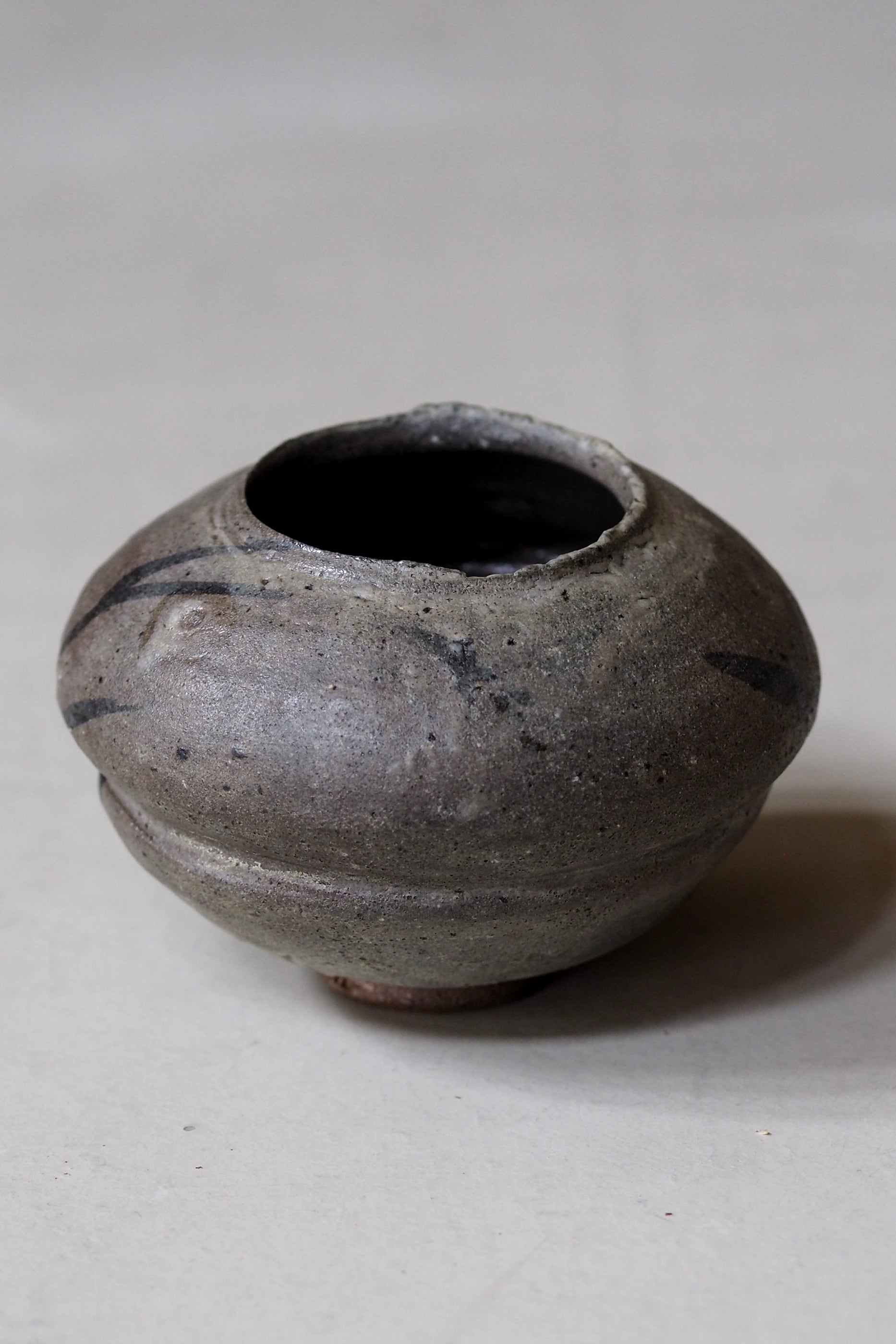 丸田宗彦 A-1. 絵唐津壺 | 陶屋なづな