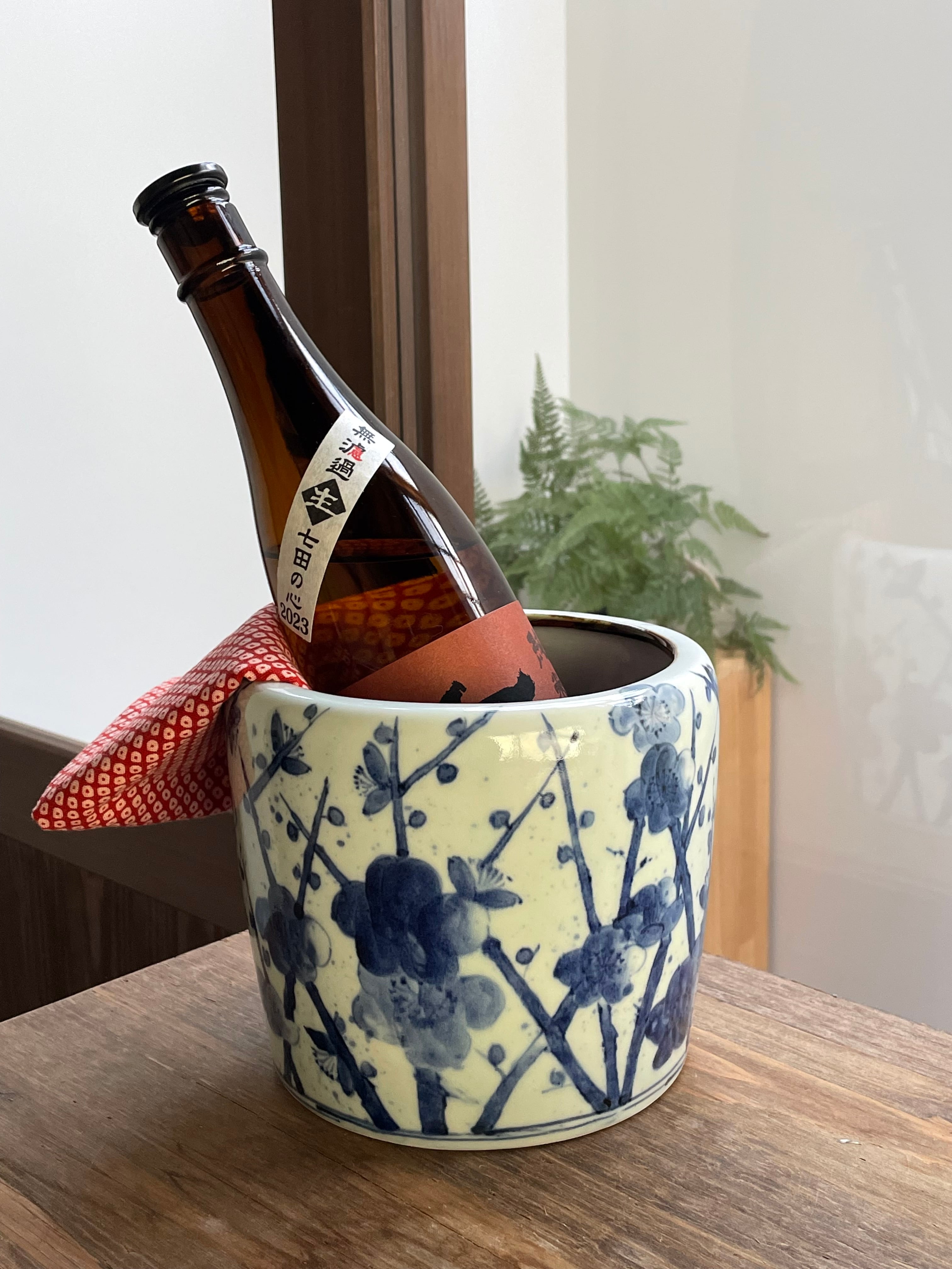 有田焼 福泉窯 染付梅絵 / 火鉢型ミニワインクーラー | FUCHIGAMI TOJIKI