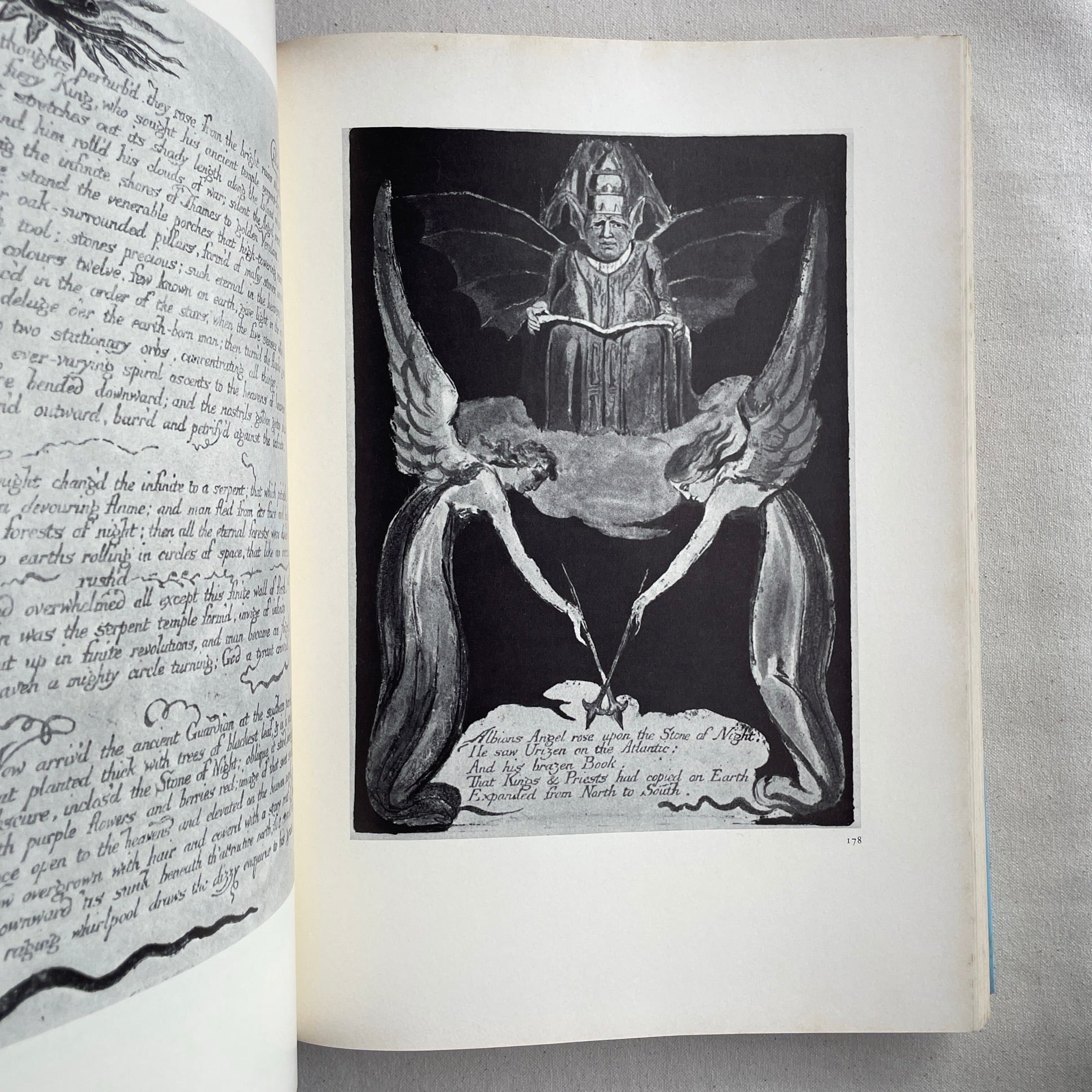 The complete graphic works of William Blake（ウィリアム・ブレイク