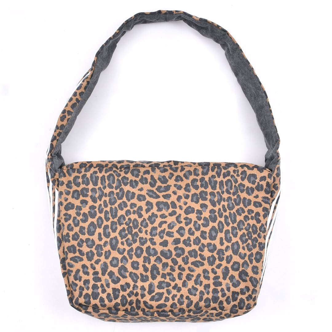 adidas】レオパード柄ショルダーバッグ(ラージ) | VOLCAN&APHRODITE