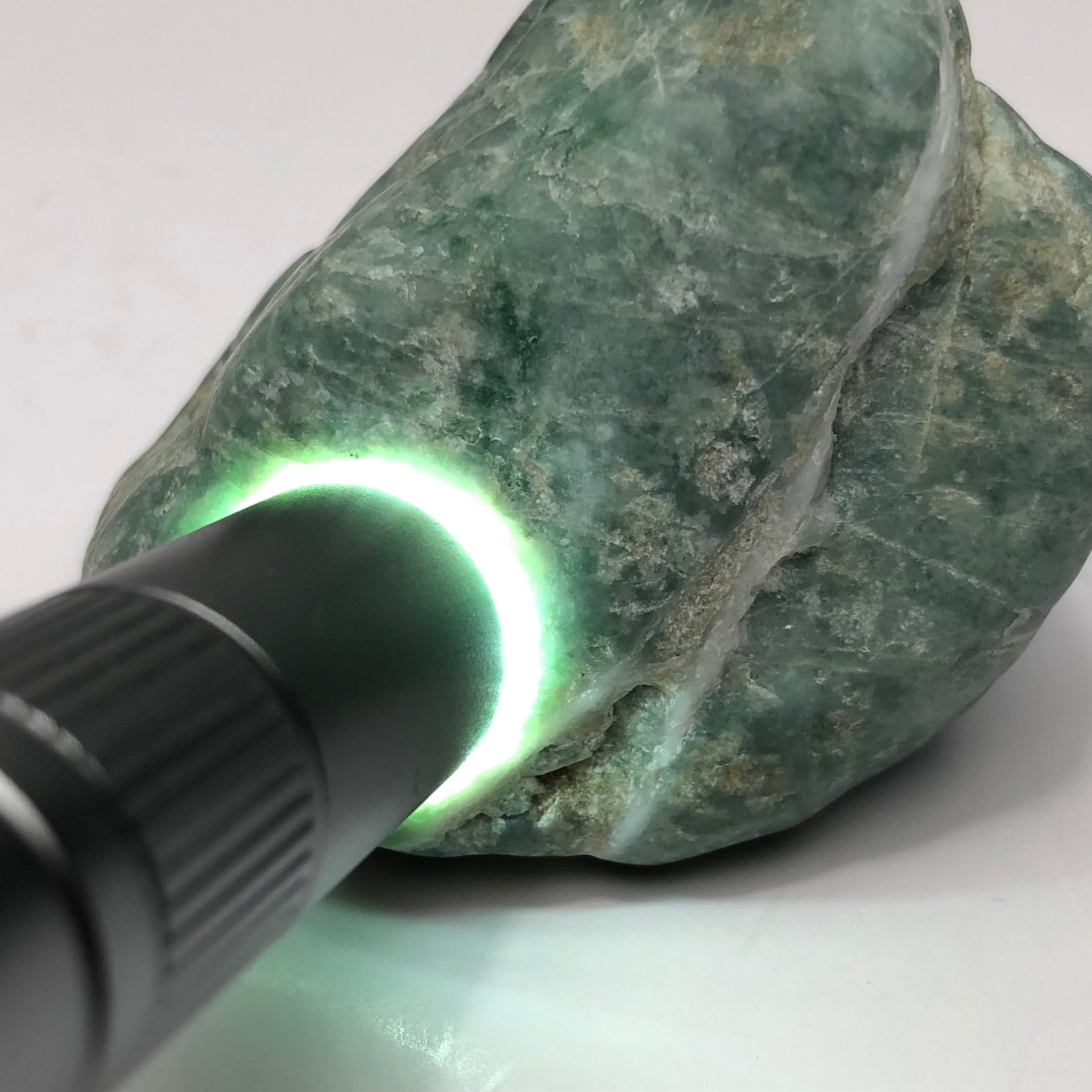 濃緑色 糸魚川翡翠11g ヒスイ ひすい 濃緑色 糸魚川翡翠11g ヒスイ