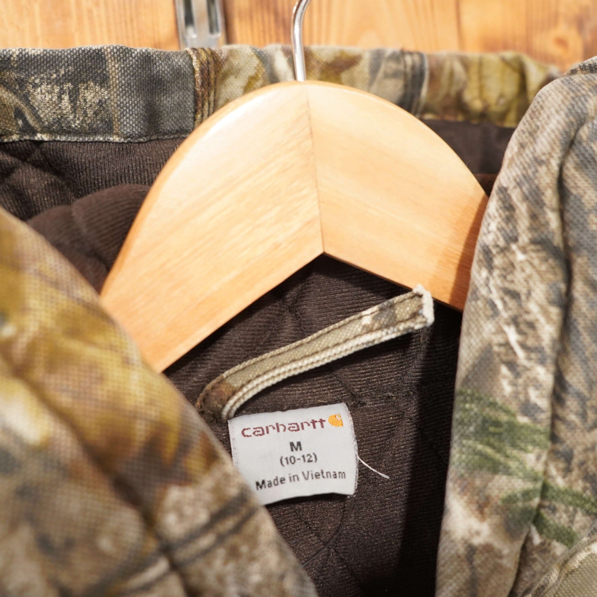 carhartt リアルツリーカモ アクティブジャケット キッズM(10-12