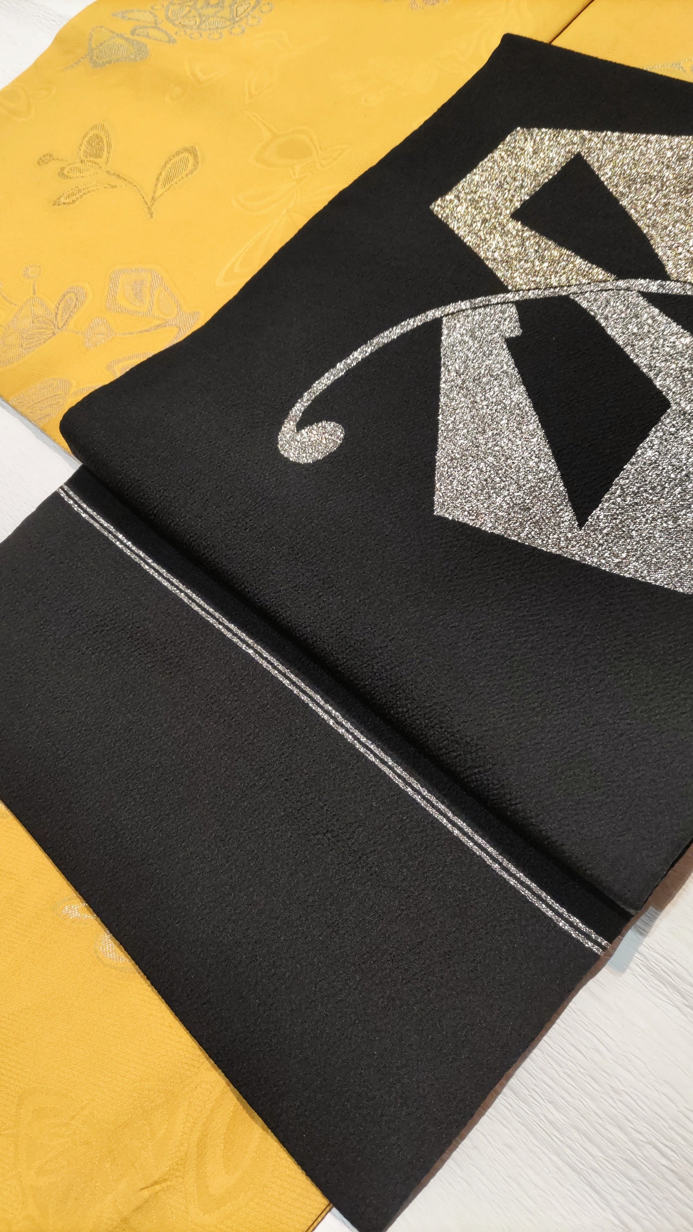 黒地に金銀糸の抽象的な柄の名古屋帯 | リサイクル着物 菅野