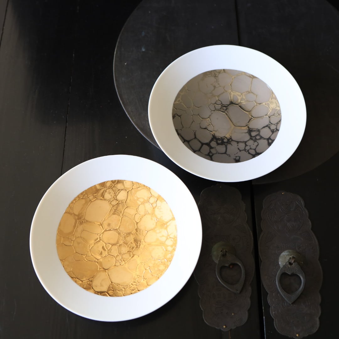 AS 有田焼 泡8寸平鉢 金／銀 | 芦屋貴兆陶家 online shop