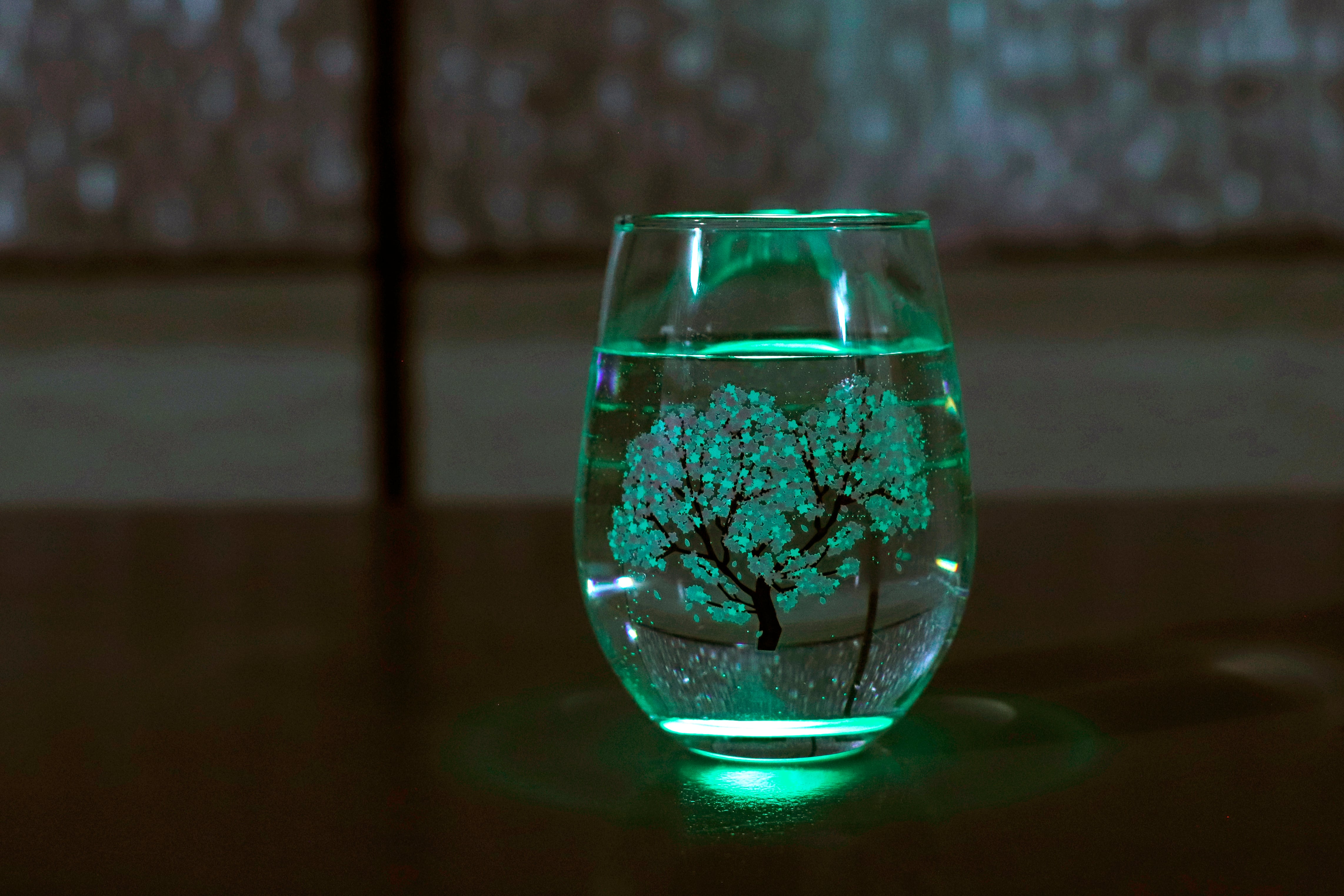 ☆最終価格☆蓄光ルナウェア月のグラス グリーン ・ブルー蓄光グラス