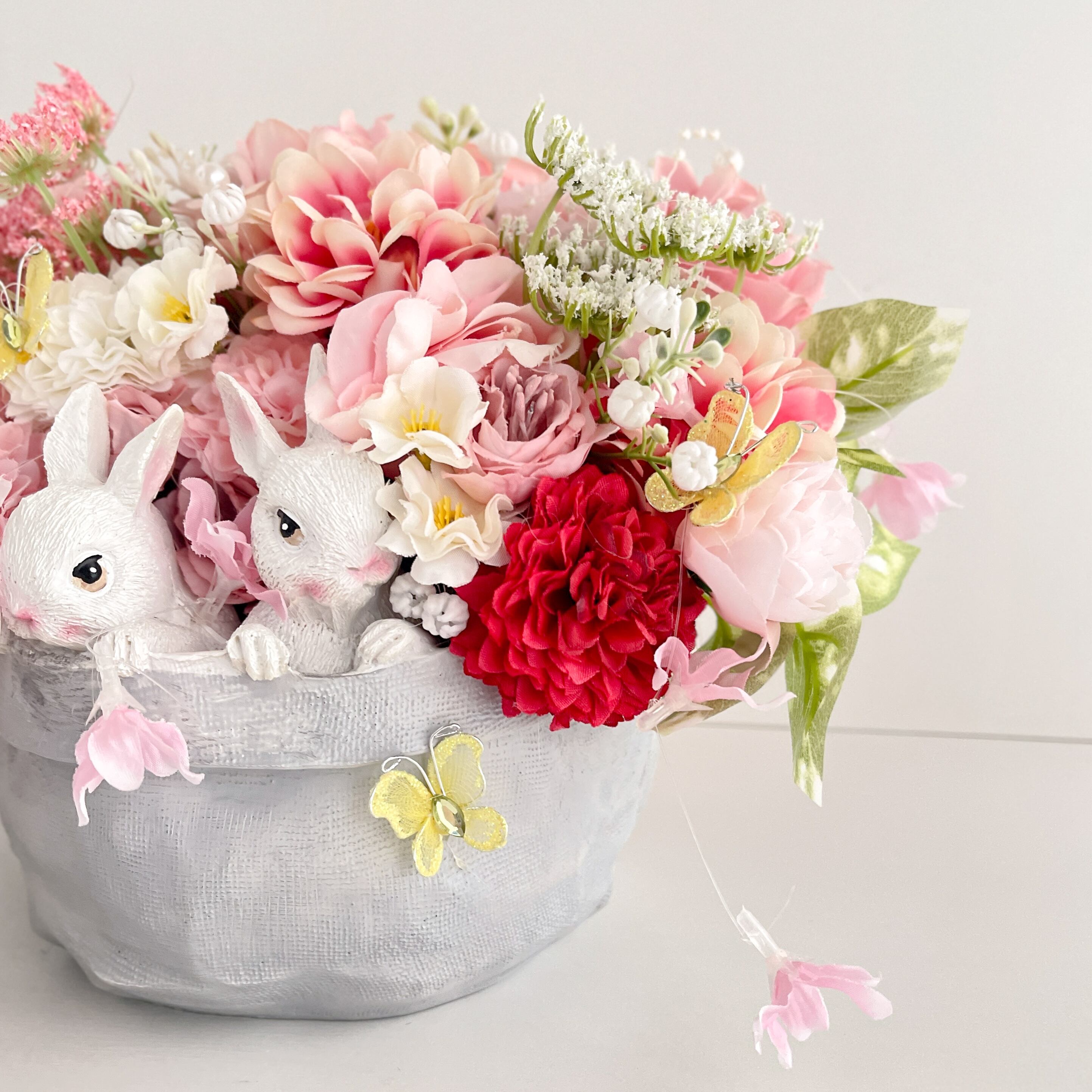 光触媒フラワー ひな祭り うさぎ のアレンジメント｜春のアニマル