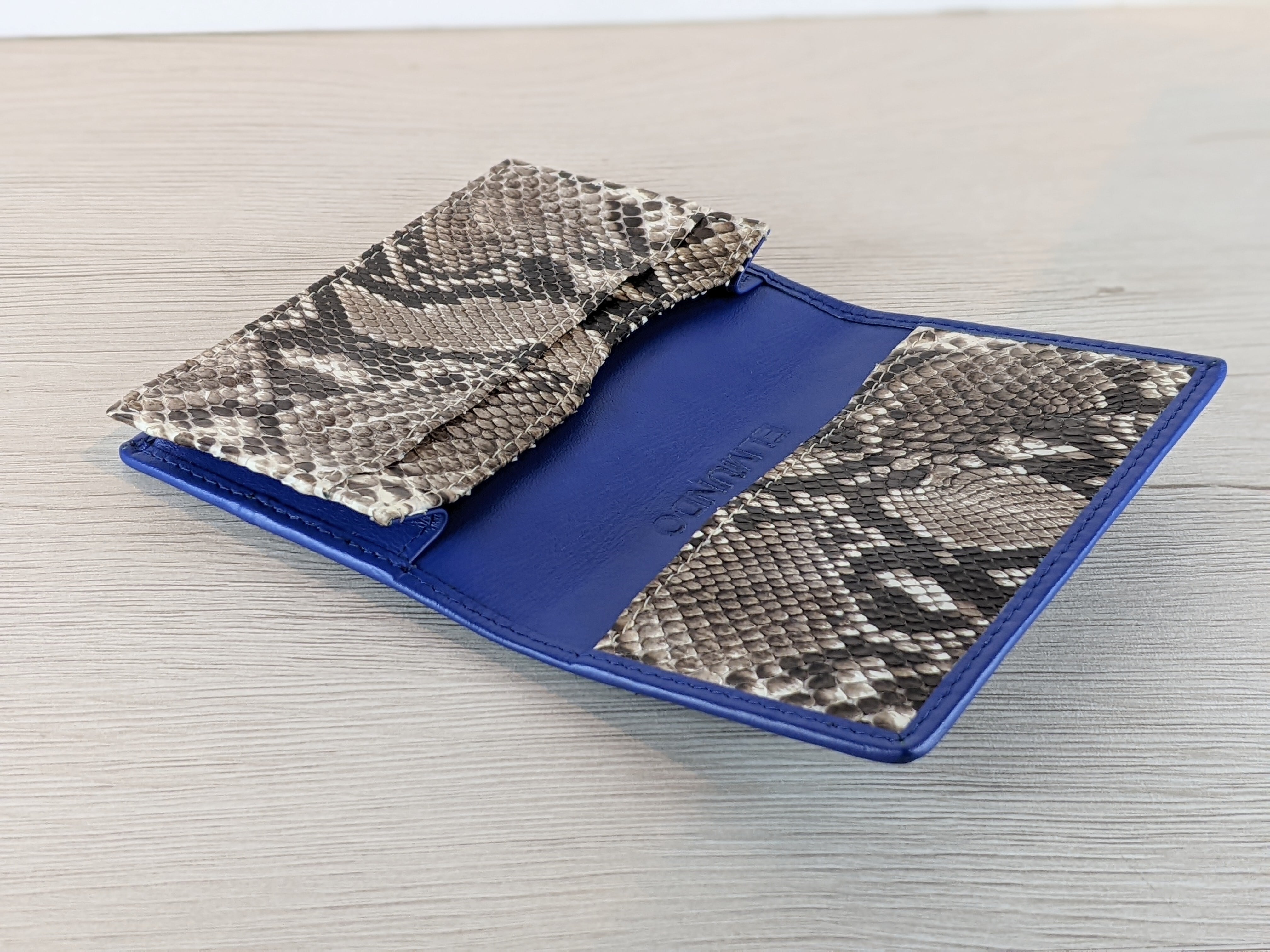 ガルーシャ 名刺入れ【表：ガルーシャ】【裏：パイソン】 商品番号 SNC