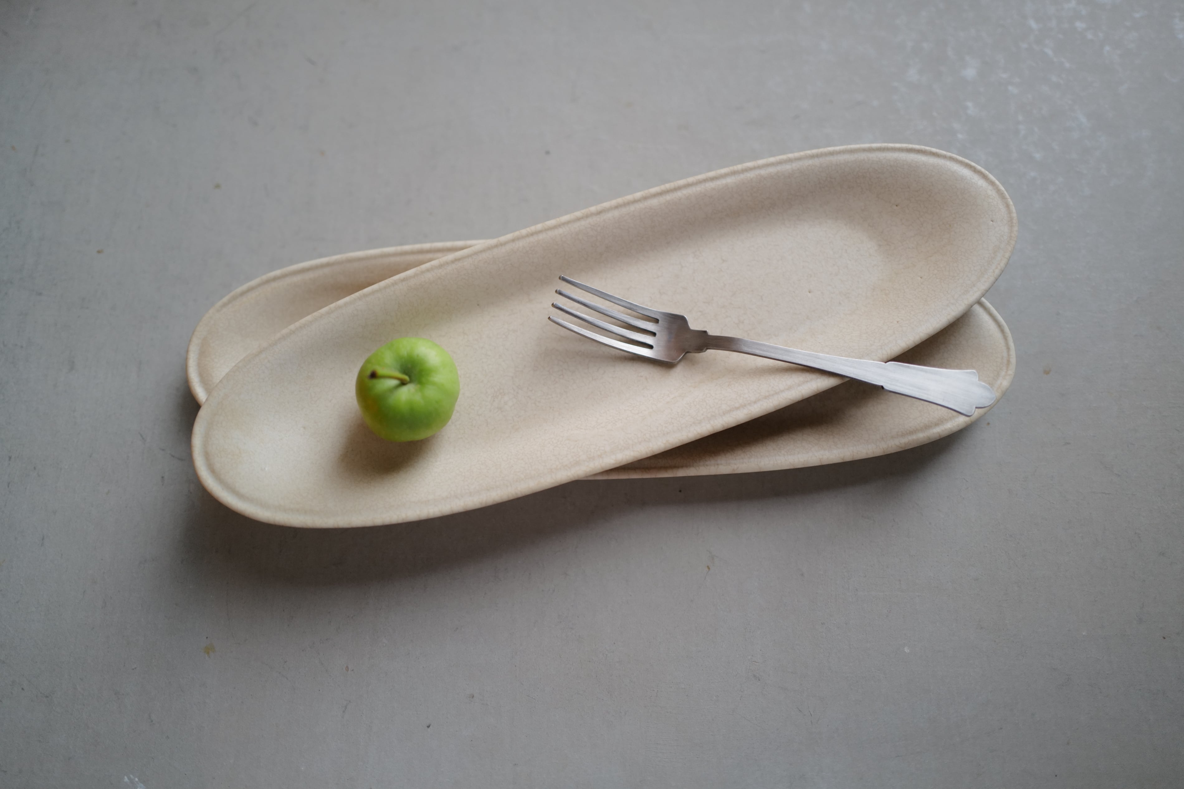 菅沼淳一 1.細長い楕円皿 | 陶屋なづな