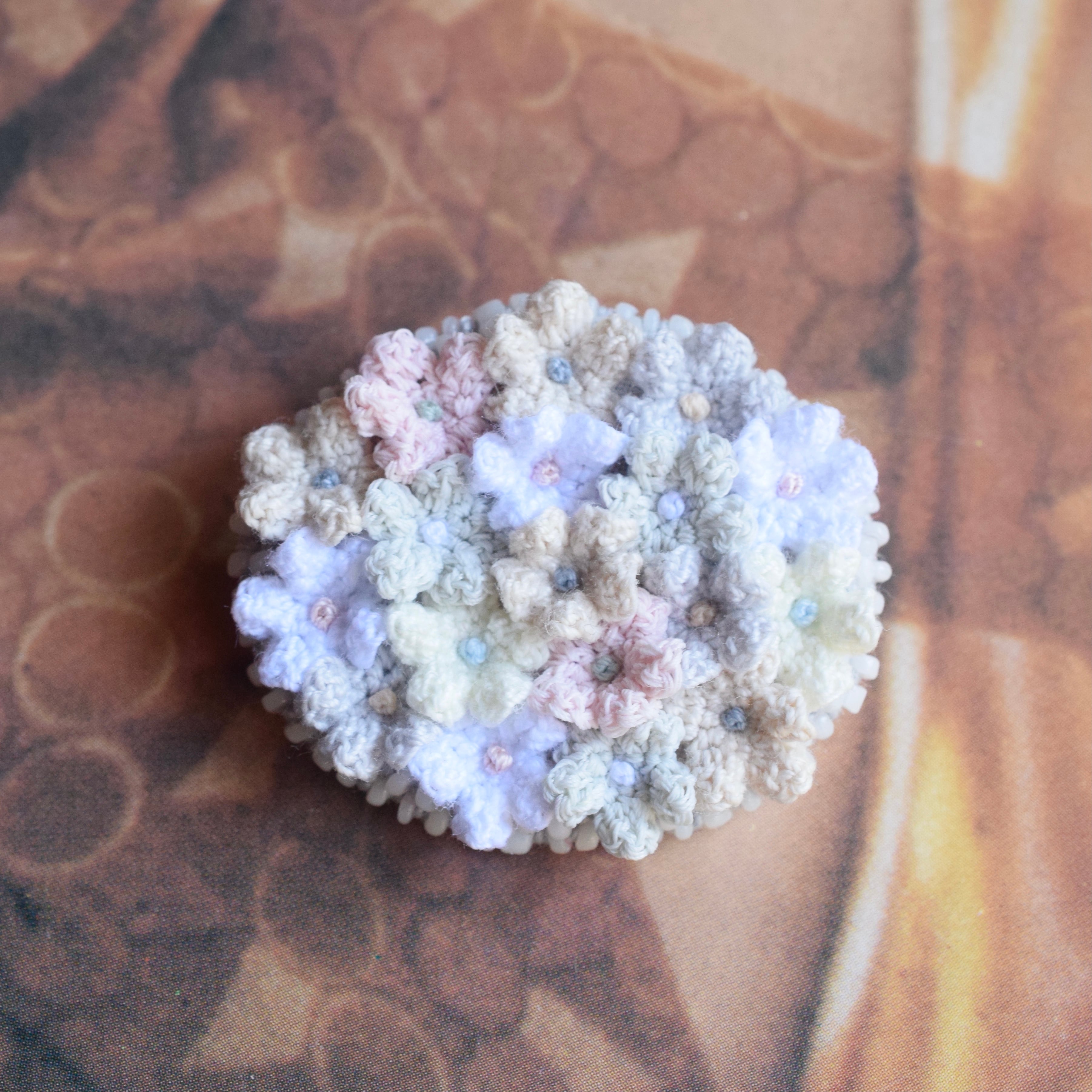 ブローチ｛ soup. いろいろな白 ｝ | itono brooch