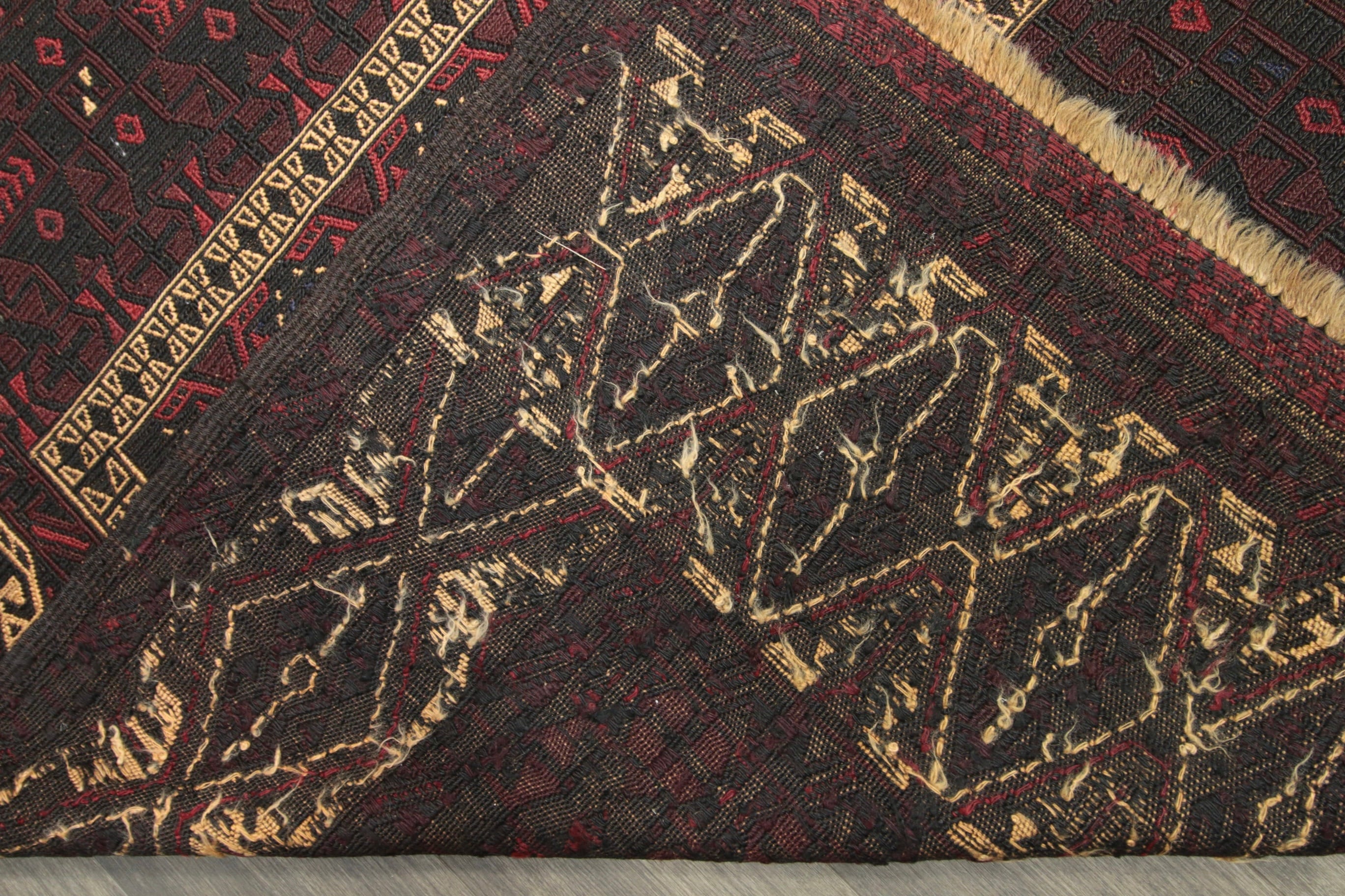 ブラックウール 黒毛羊 アフガニスタン 手織りオールドキリム