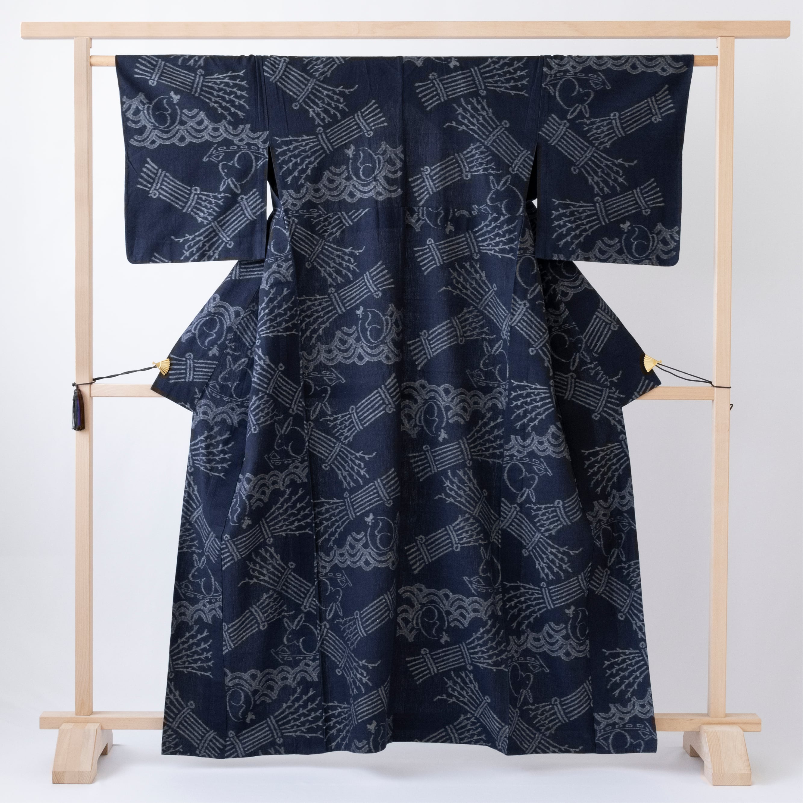 久留米絣 「かちかち山」 絵絣 手織 木綿地 単衣着物【中古品