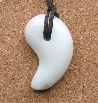 勾玉セット（白）20個セット | しおんじやまミュージアムショップ