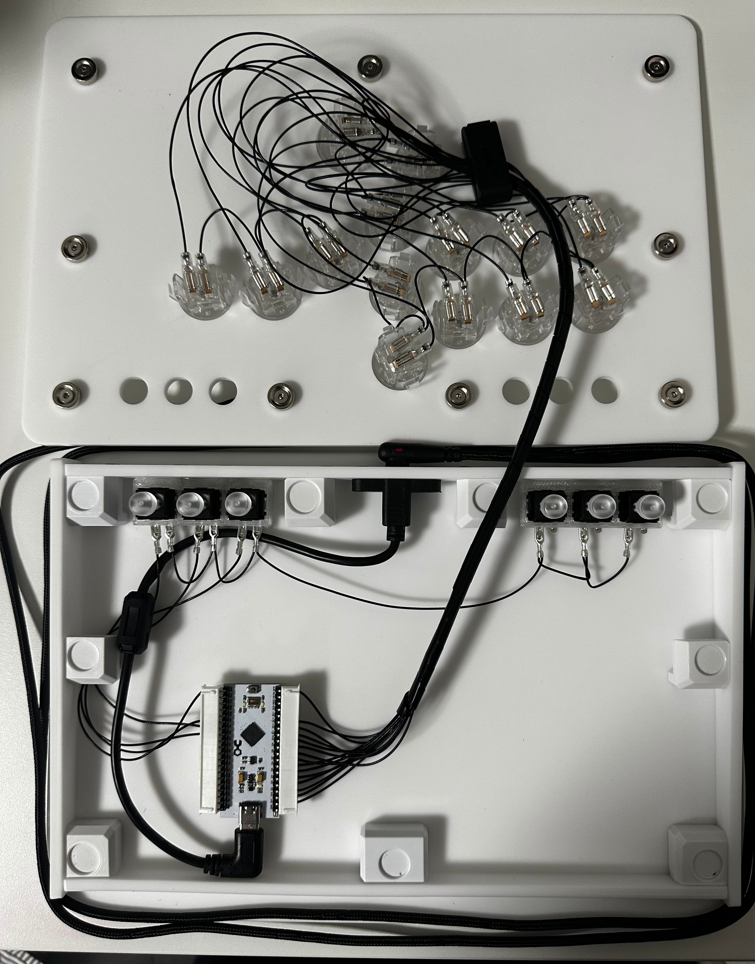 輸入新品】 PUNK WORKSHOP MINI HITBOX White レイアウトB レバーレス