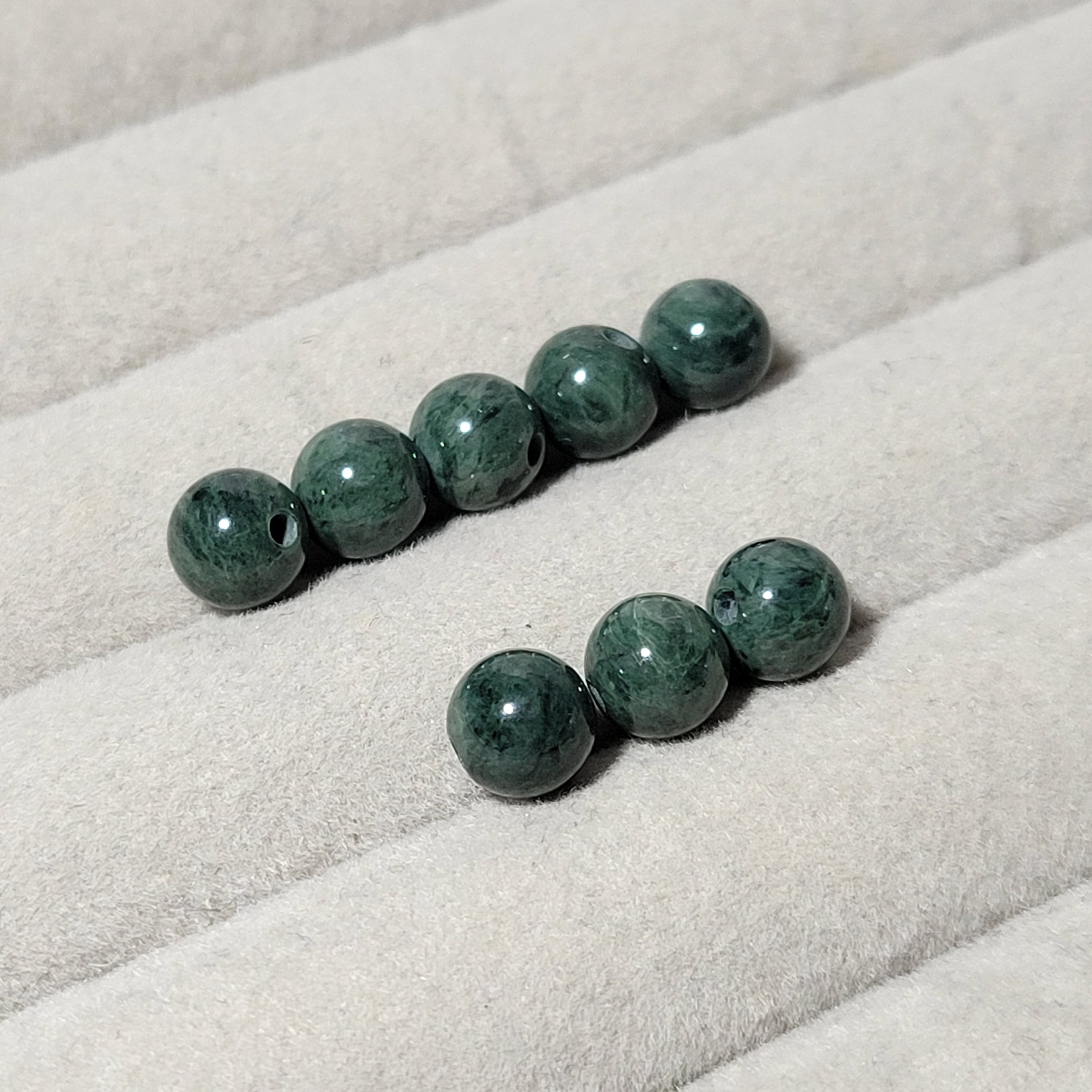 6㍉黒緑・糸魚川翡翠:丸玉バラ BMD-bgr0003 | 糸魚川翡翠工芸家 赤羽