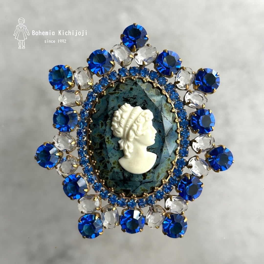 ヴィンテージガラスアクセサリー】ブローチ (ブルー貴婦人) | ボヘミア