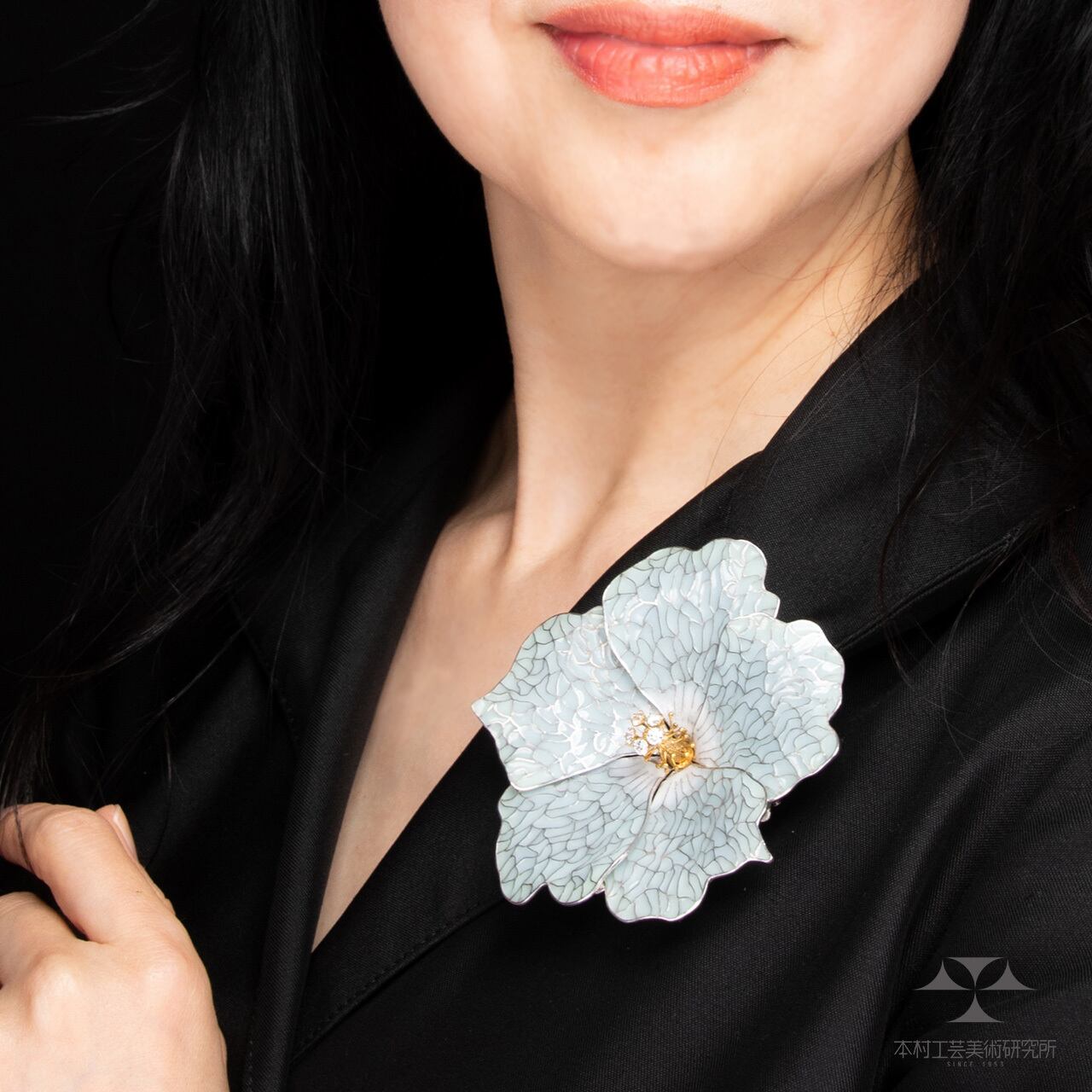 Rene ルネ パール お花 フラワーモチーフ クリスタルブローチ 中