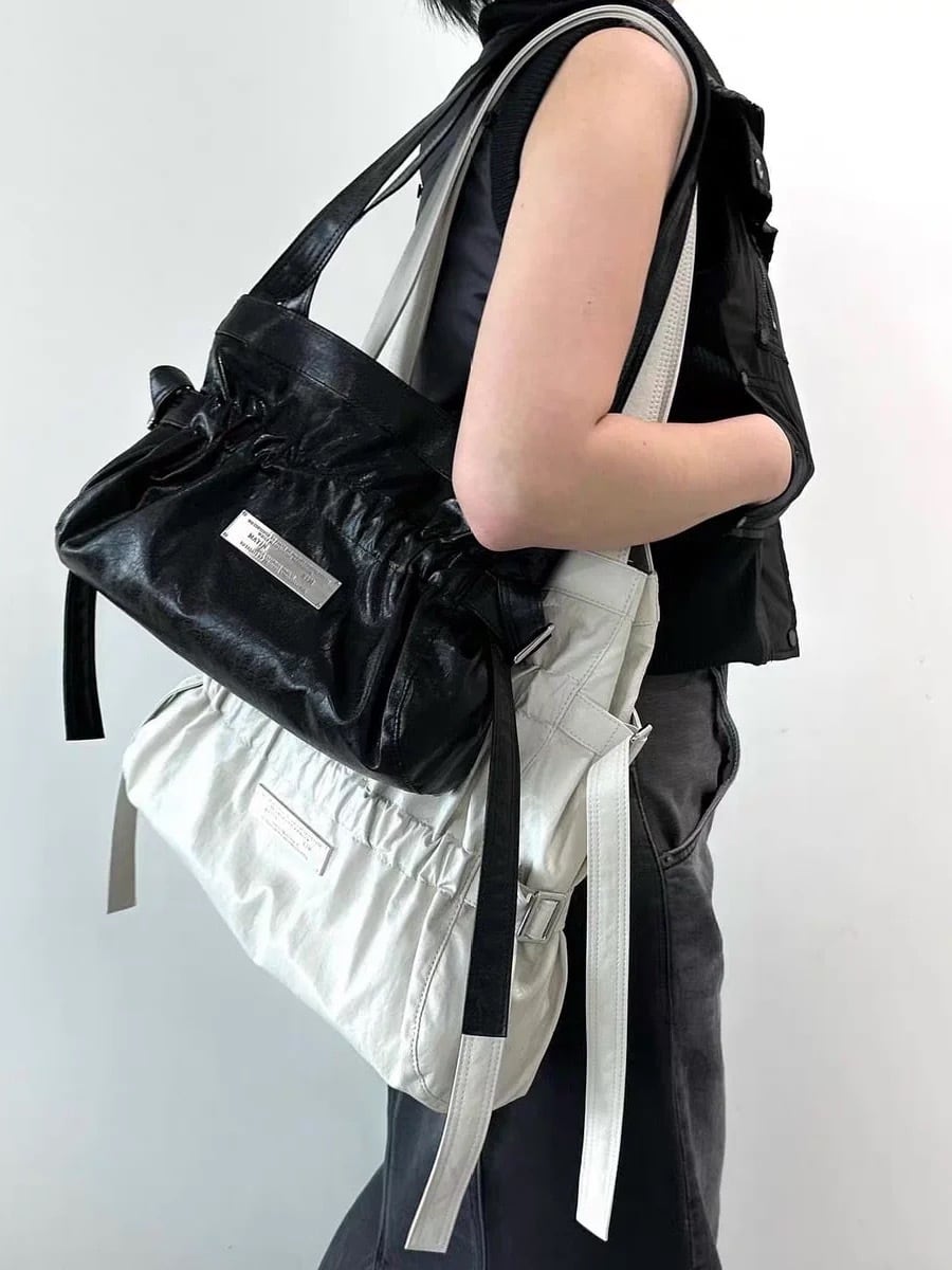 Matin Kim】FAUX LEATHER SEASHELL BAG / MINI BAG | in the mist