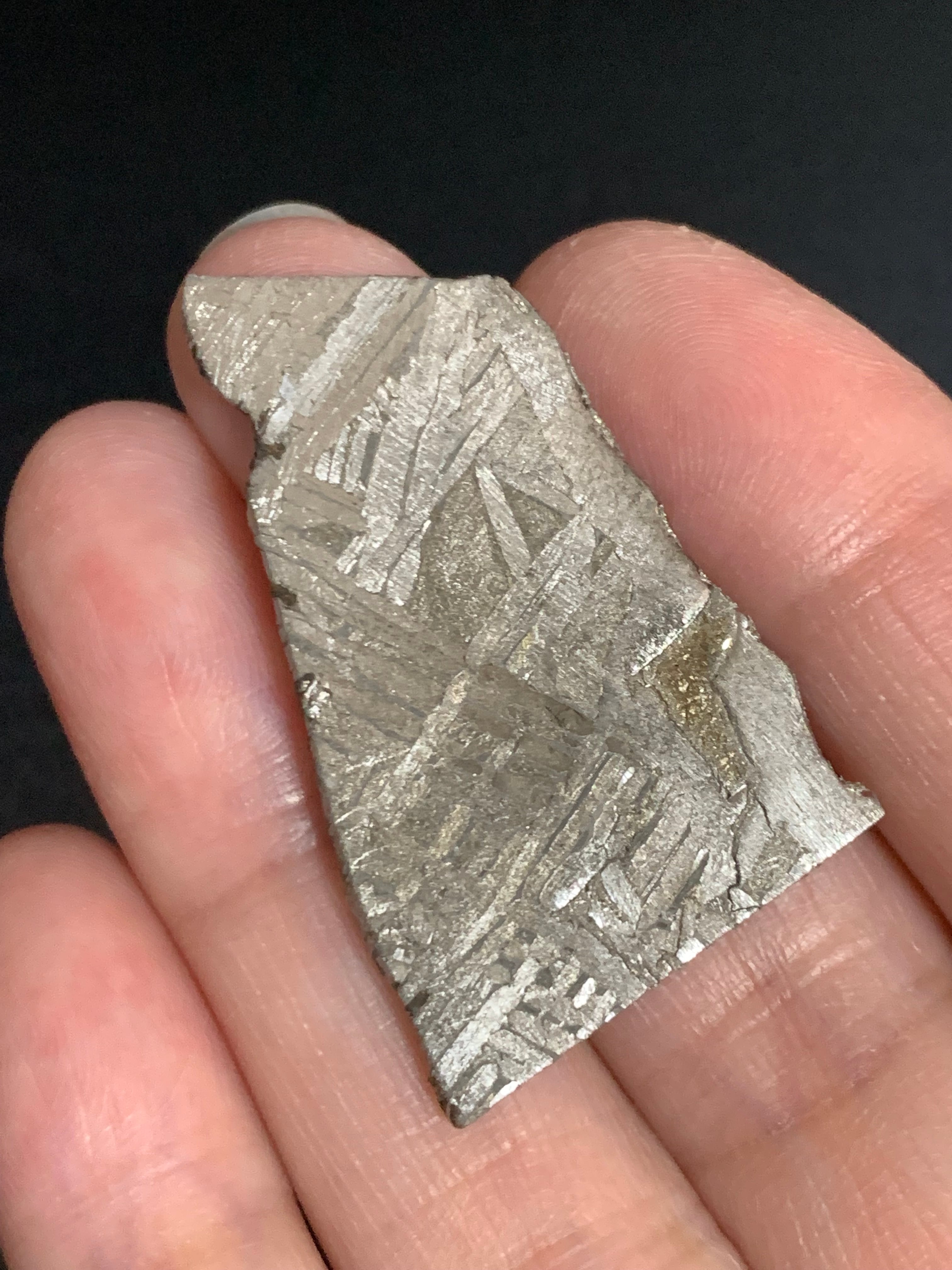 アルタイ隕石】極薄でもギラギラ！なアルタイ隕石 【パワーストーン