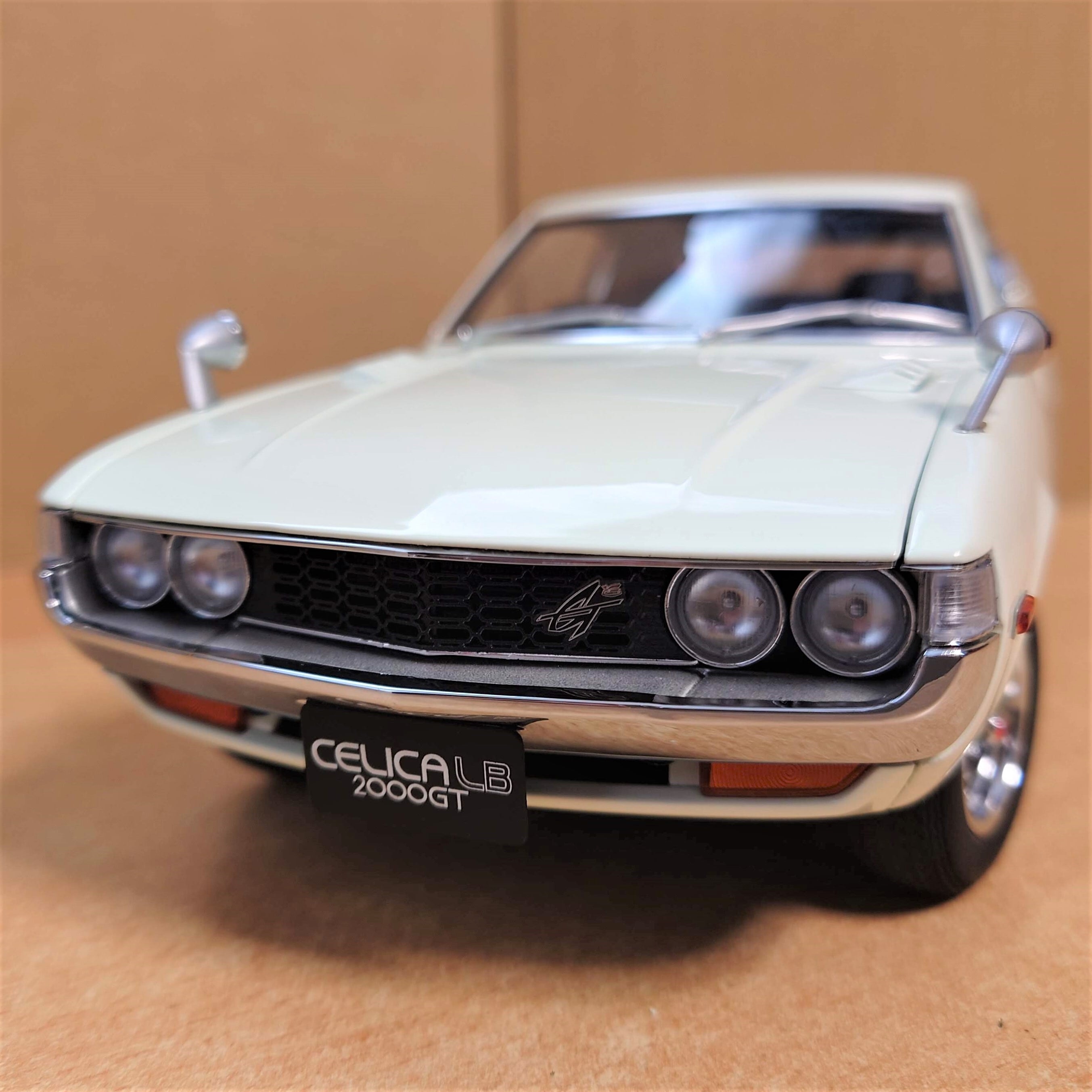 1/18 トヨタ セリカ リフトバック2000GT 各色 Celica LB(RA25)1973