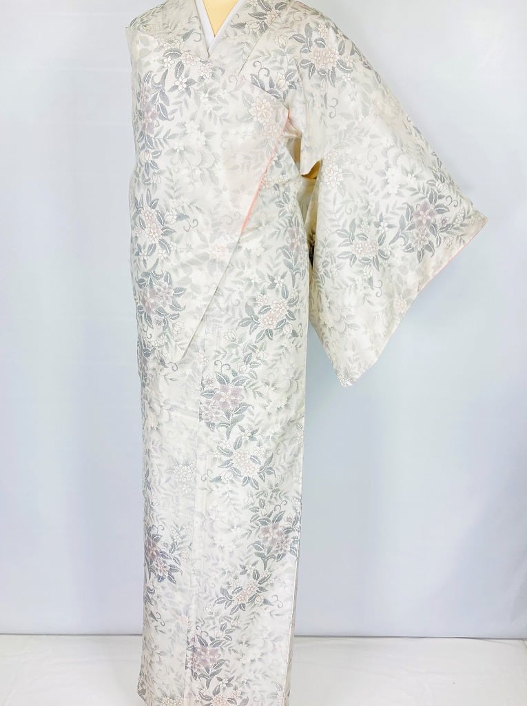 未使用 白大島 9ﾏﾙｷ 本場大島紬 花柄 白 紫 ピンク グレー 793