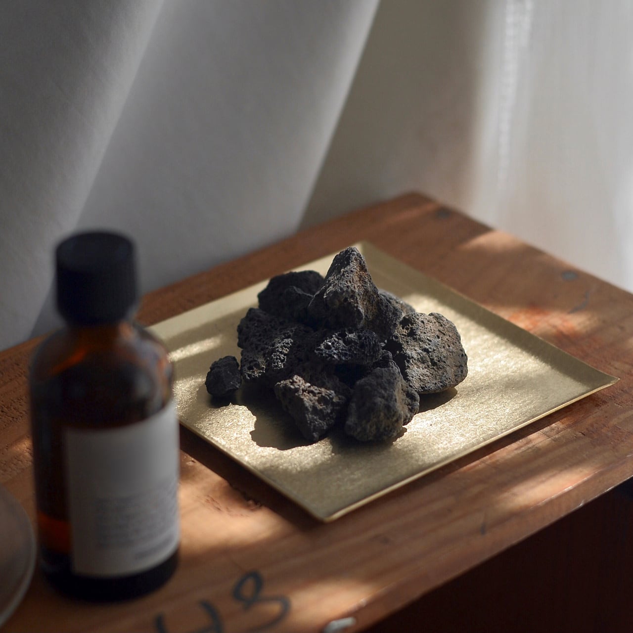 アロマディフーザーに使えるちょうどいいサイズの溶岩石100g》a.278