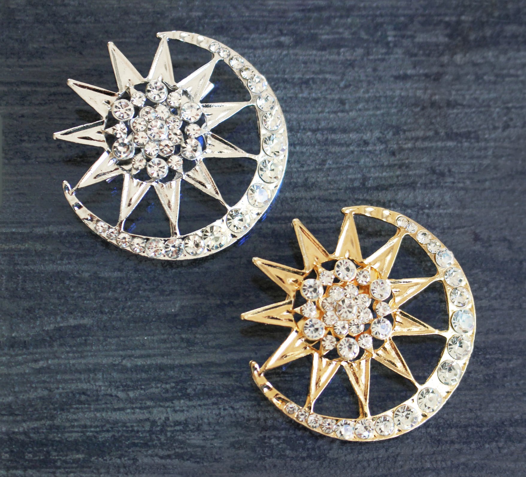 月と太陽のブローチ | 方原 ❀ 刺繍屋かたはら