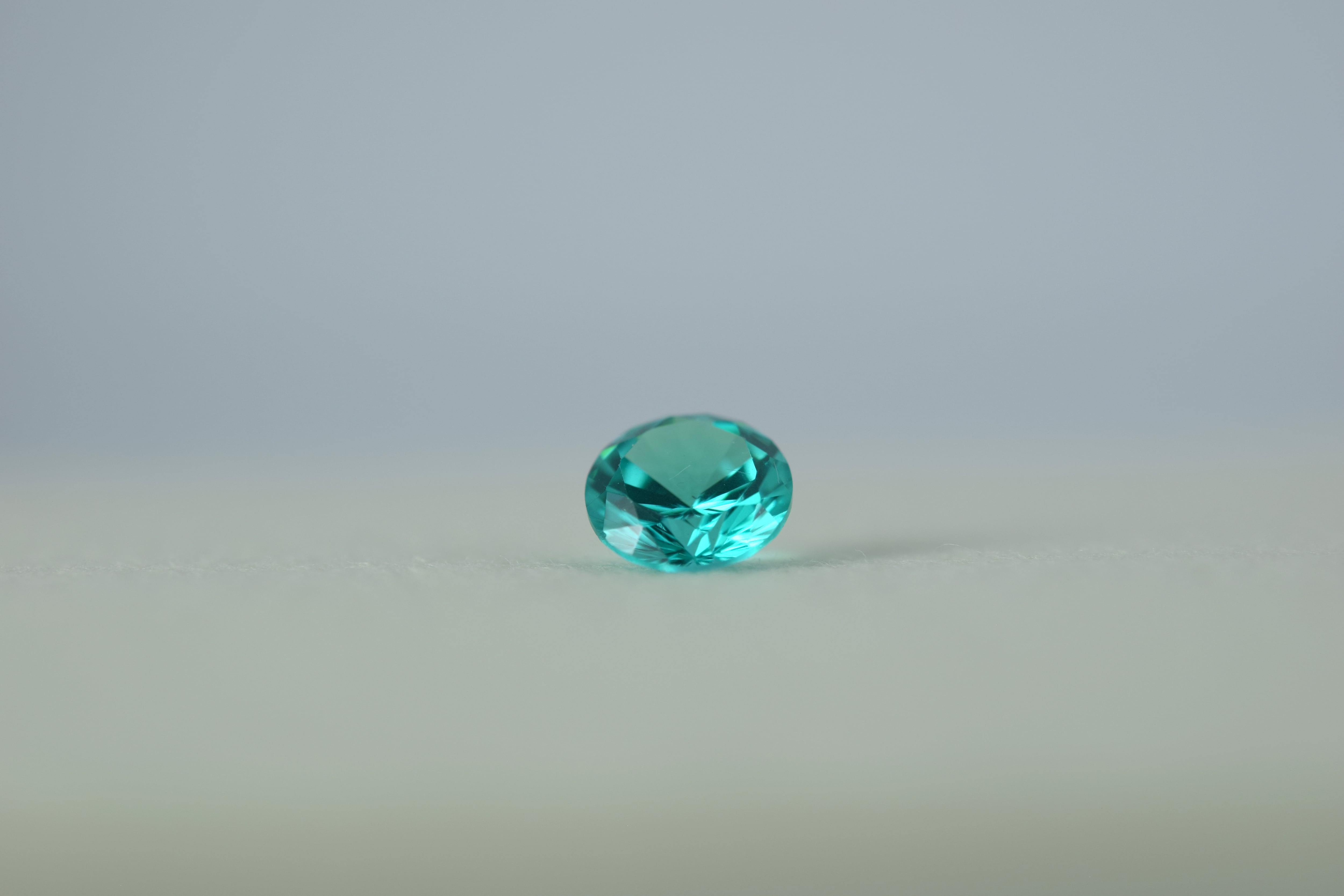 パライバトルマリンタイプ＜ラボグロウン＞ ルース 4mm 0.40ct S-014