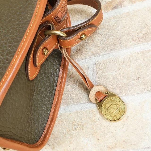 ドゥーニー&バーク ☆ USA製 シュリンクレザー ショルダーバッグ