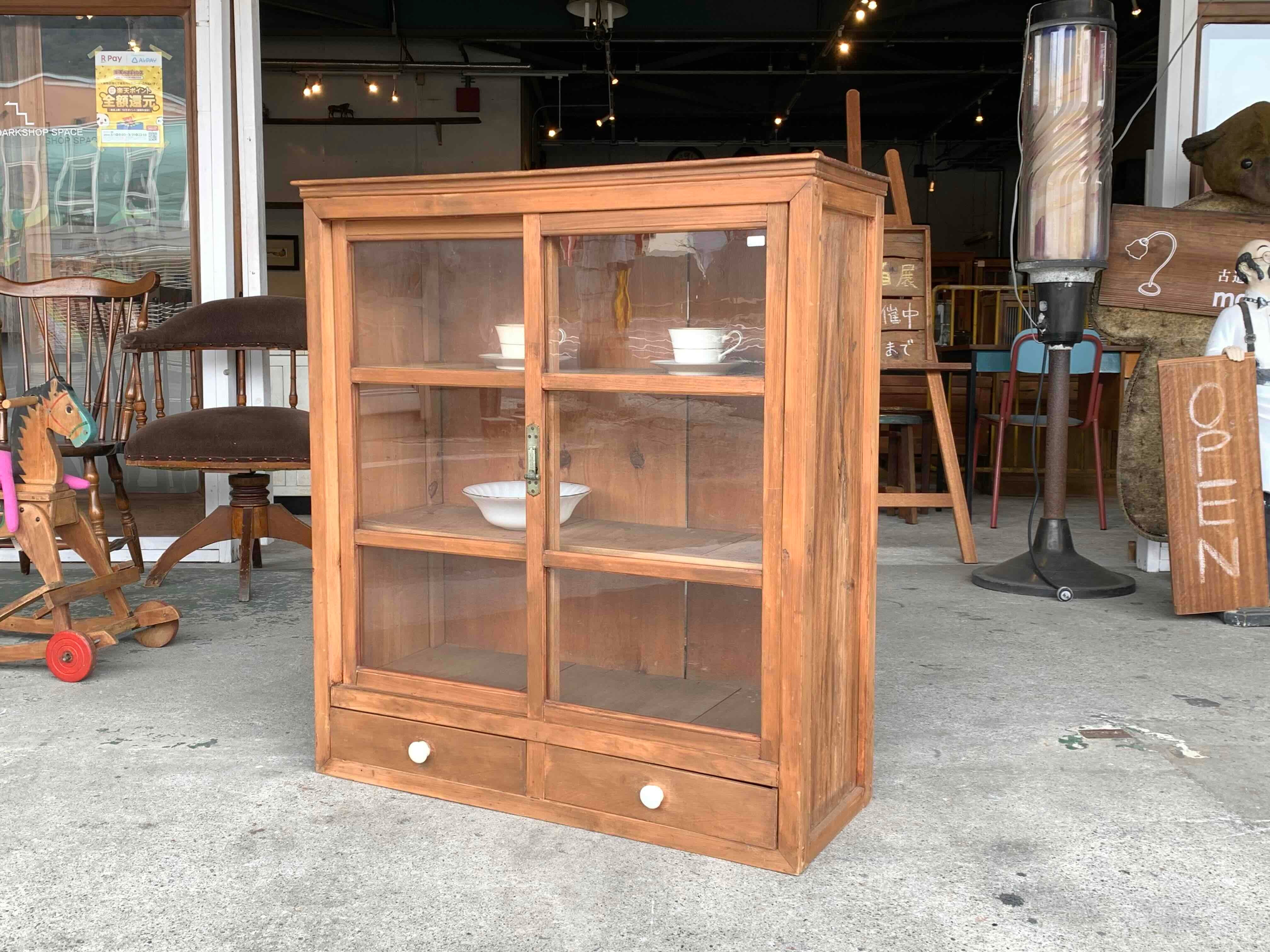 古い木製 ゆらゆらガラス 本棚 食器棚 収納棚 水屋箪笥 古家具 レトロ