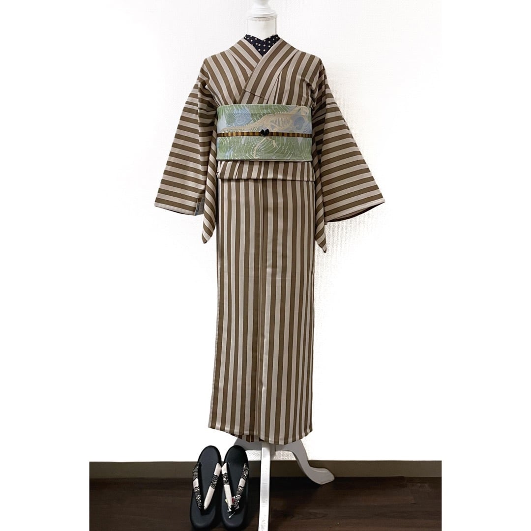 新品】セピアカラーの太ストライプ洗える単衣小紋着物 | きもの楸堂