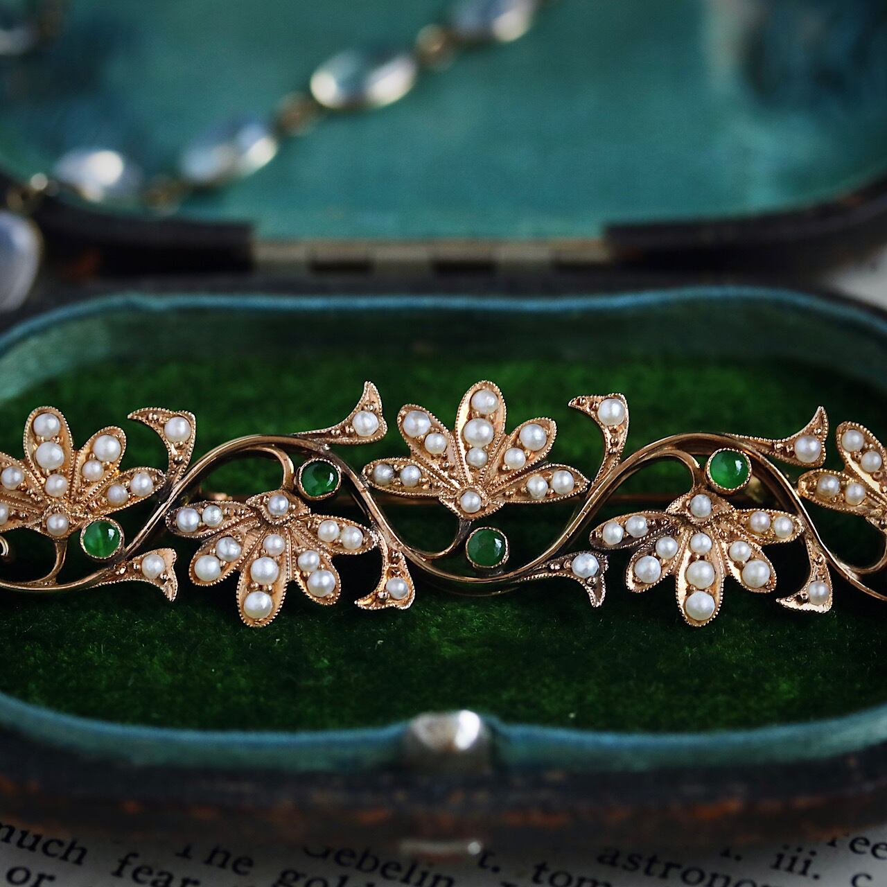 特注品 pt950翡翠ダイヤブローチ アンティーク帯留からのリメイク