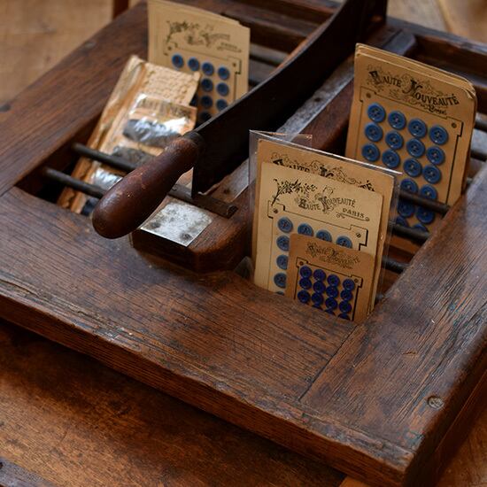 フランス 木製パン切り台 カッティングボード | Brocante de La