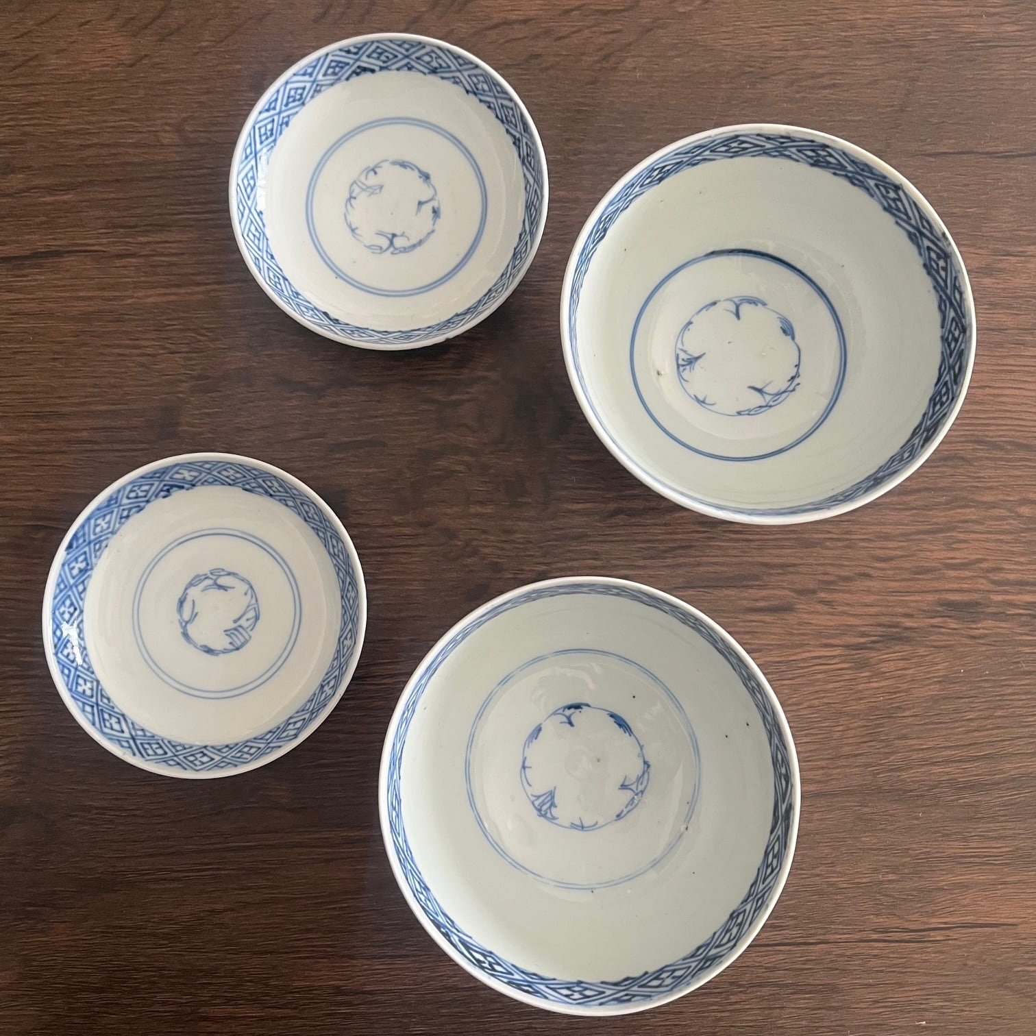 江戸中期】古伊万里染付蛸唐草紋様蓋物碗 | 古美術 希 のぞみ 美術