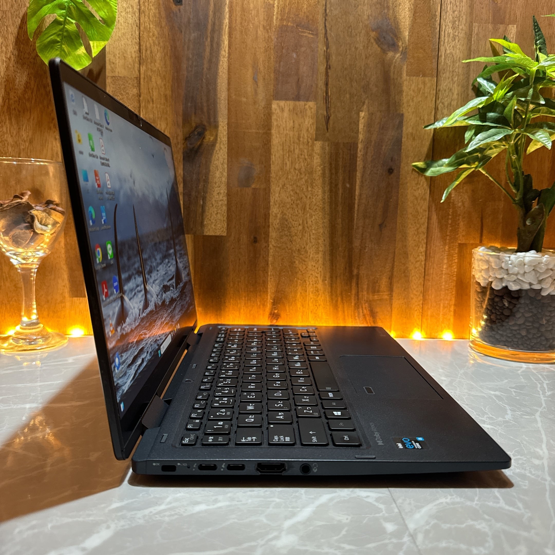 2in1モデル』Dynabook V83/HS メモリ8GB タッチパネル Core i5第11世代