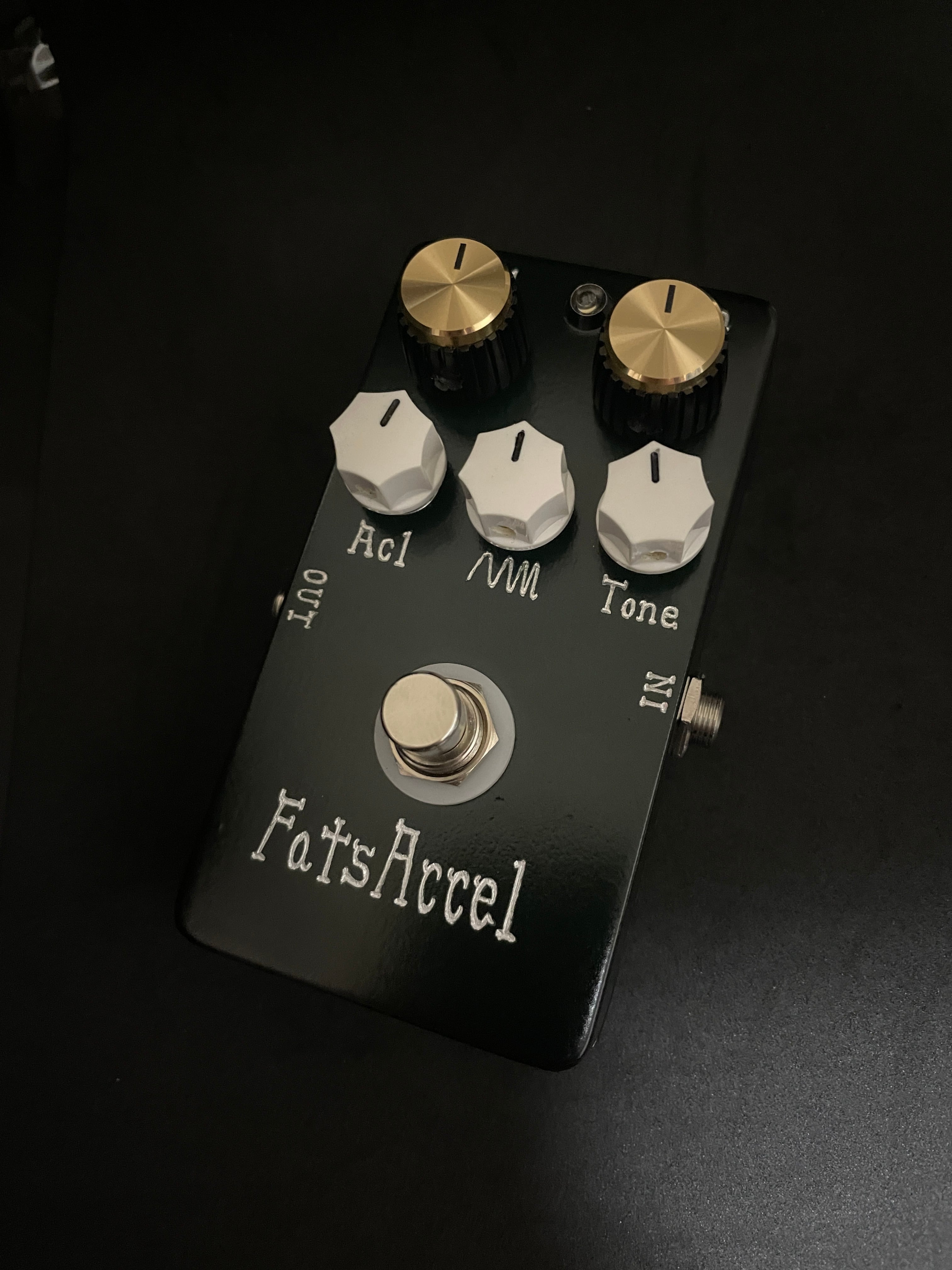 ファッツアクセル(ダークブリティッシュグリーン）：ゲイン加速機能