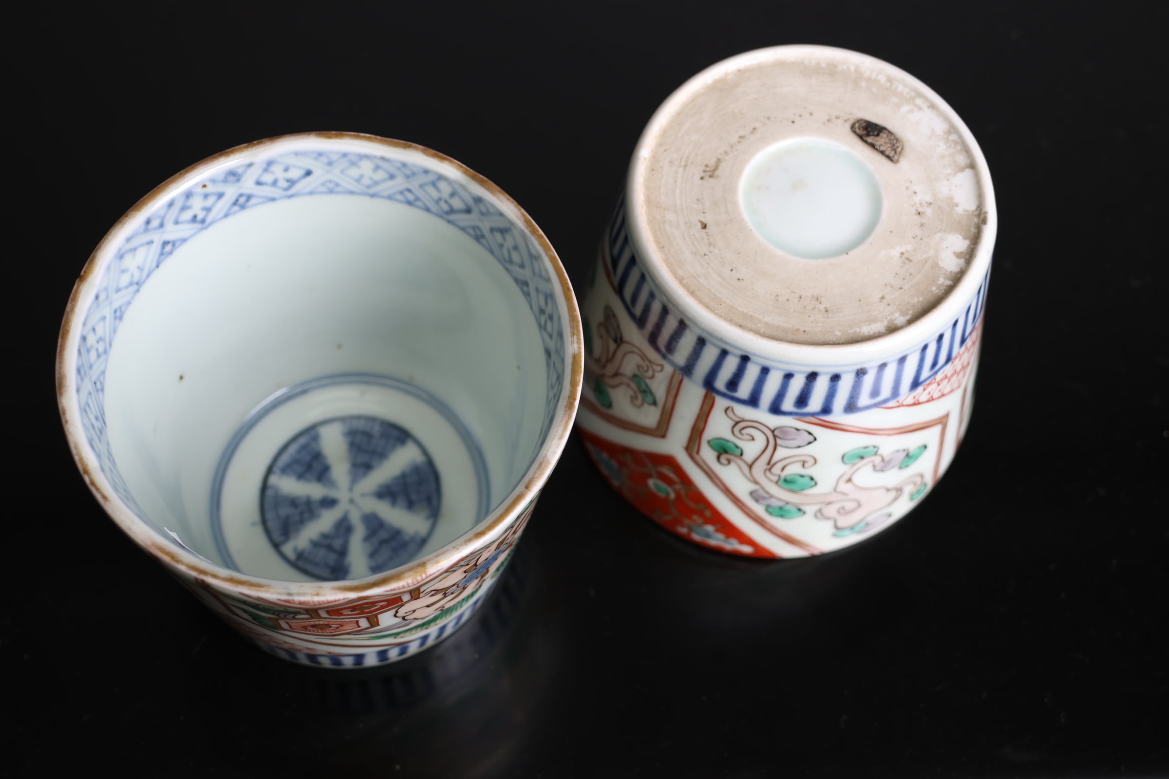 K636☆古伊万里 色絵 毬（いが）に栗図 蕎麦猪口 江戸中期