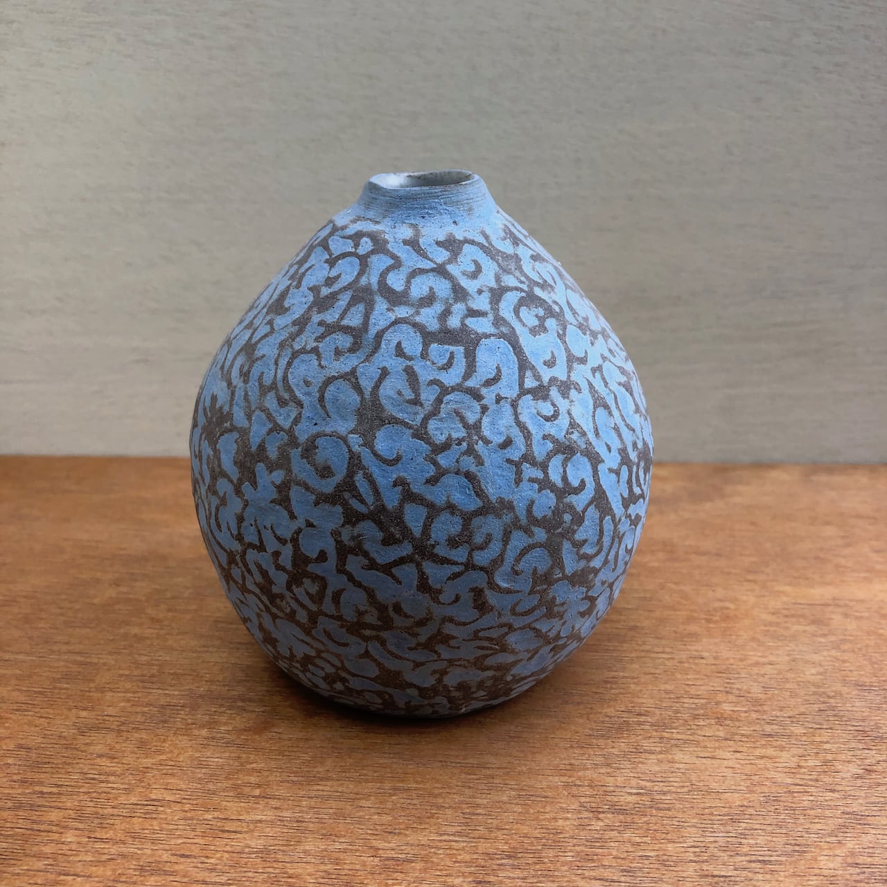 児島和孝／手びねり象嵌丸一輪挿し（青） | studiomusica