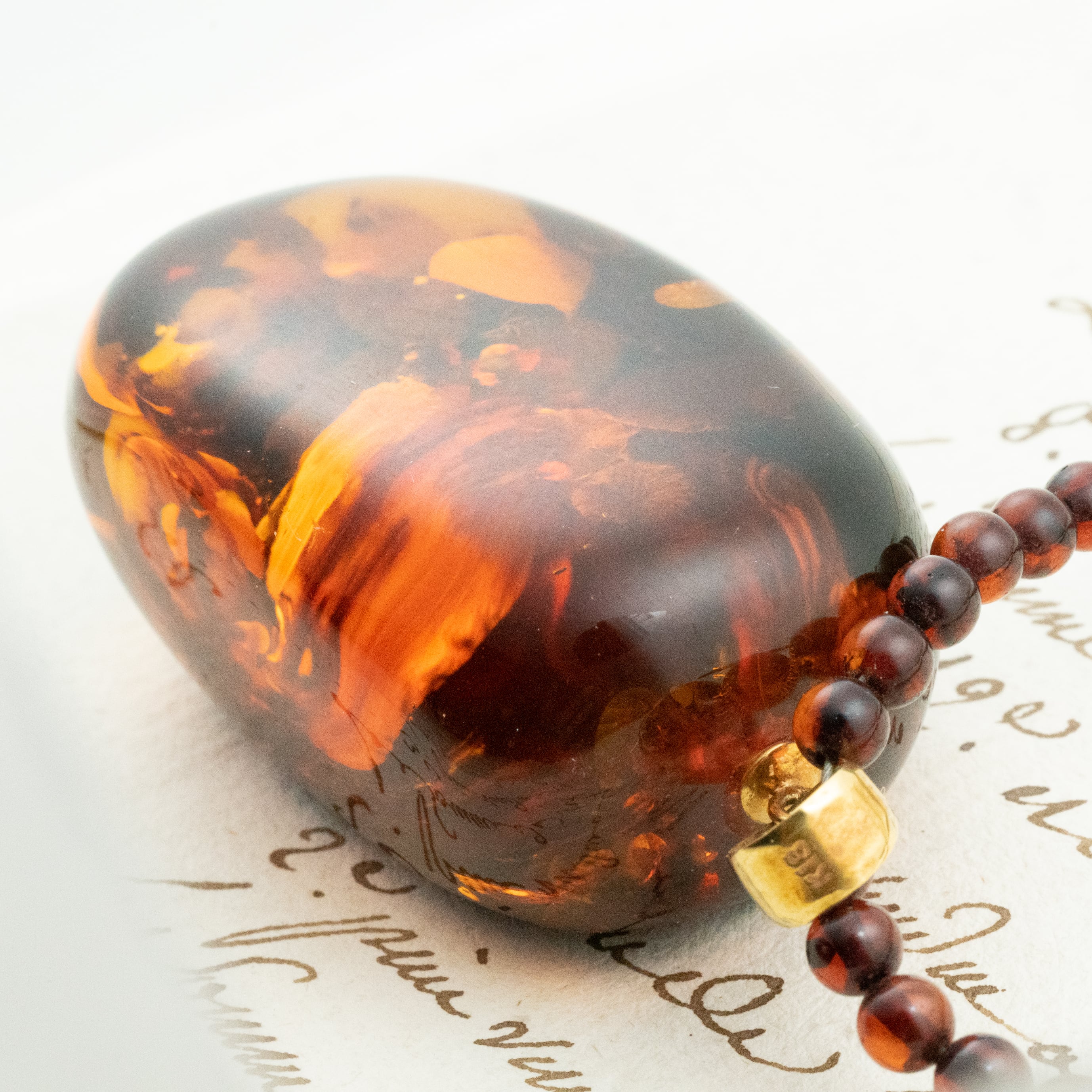 レア オール アンバー 琥珀 コハク ビーズ セミロング ネックレス