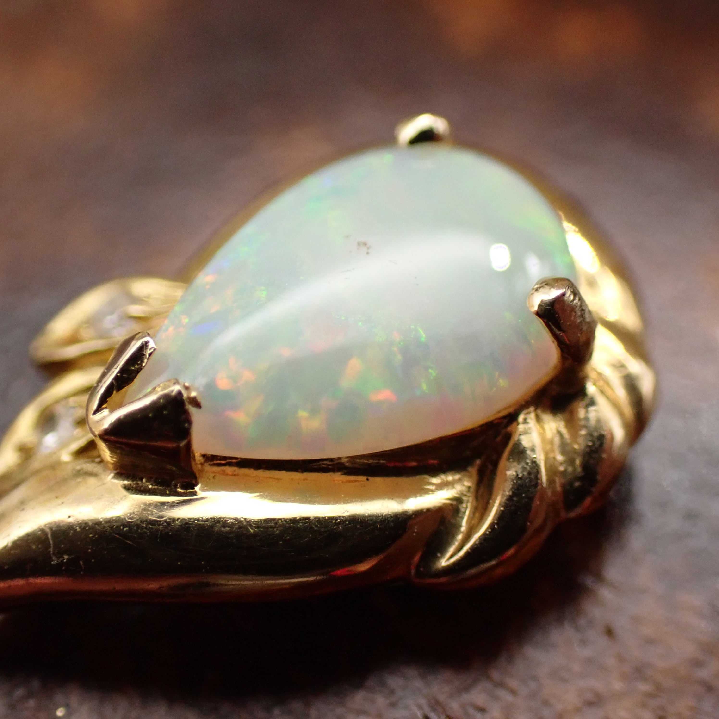 外国製 K14 ヴィンテージペンダントトップ ☆雫型オパールと