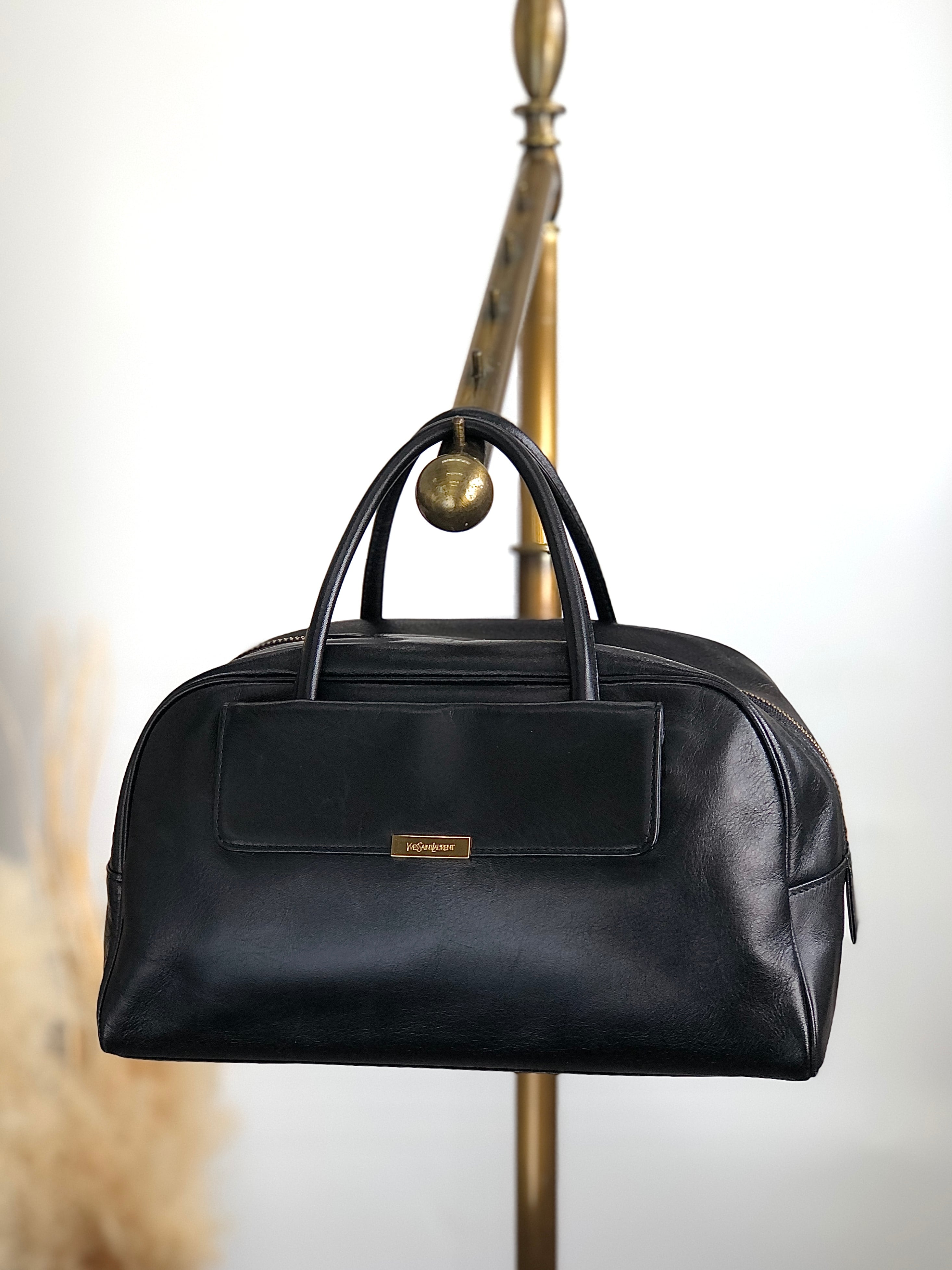 Yves Saint Laurent イヴ・サンローラン ボストンバッグ ブラック ロゴ