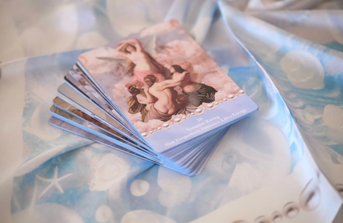 THE COSMIC PEARL ORACLE ◇ 女神アフロディーテの祝福 ピュアオラクル